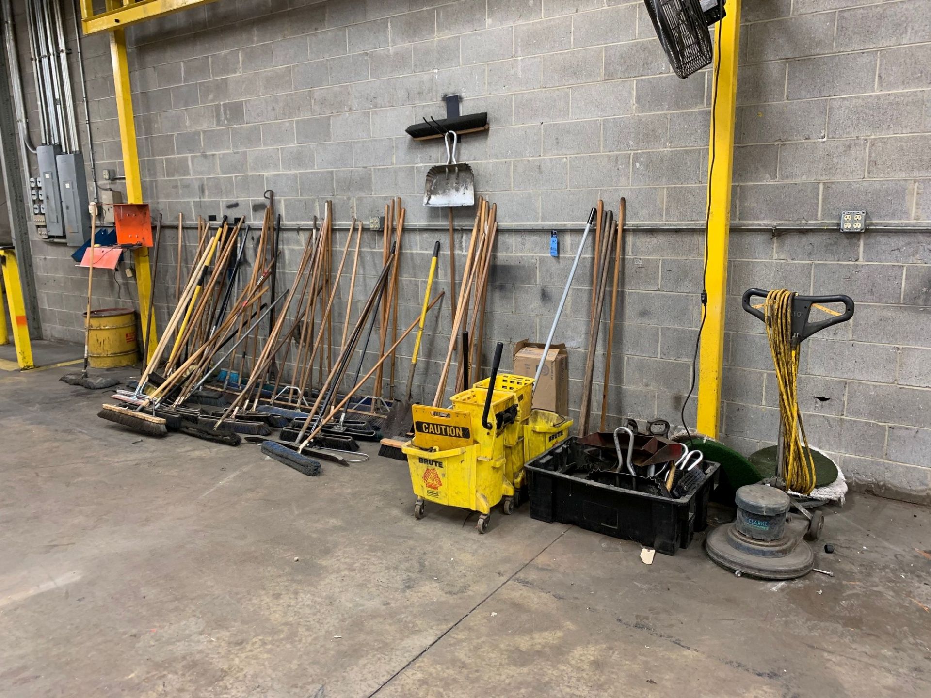 (LOT) BROOMS, MOP BUCKETS, DUST PANS AND CLARKE FLOOR BUFFER