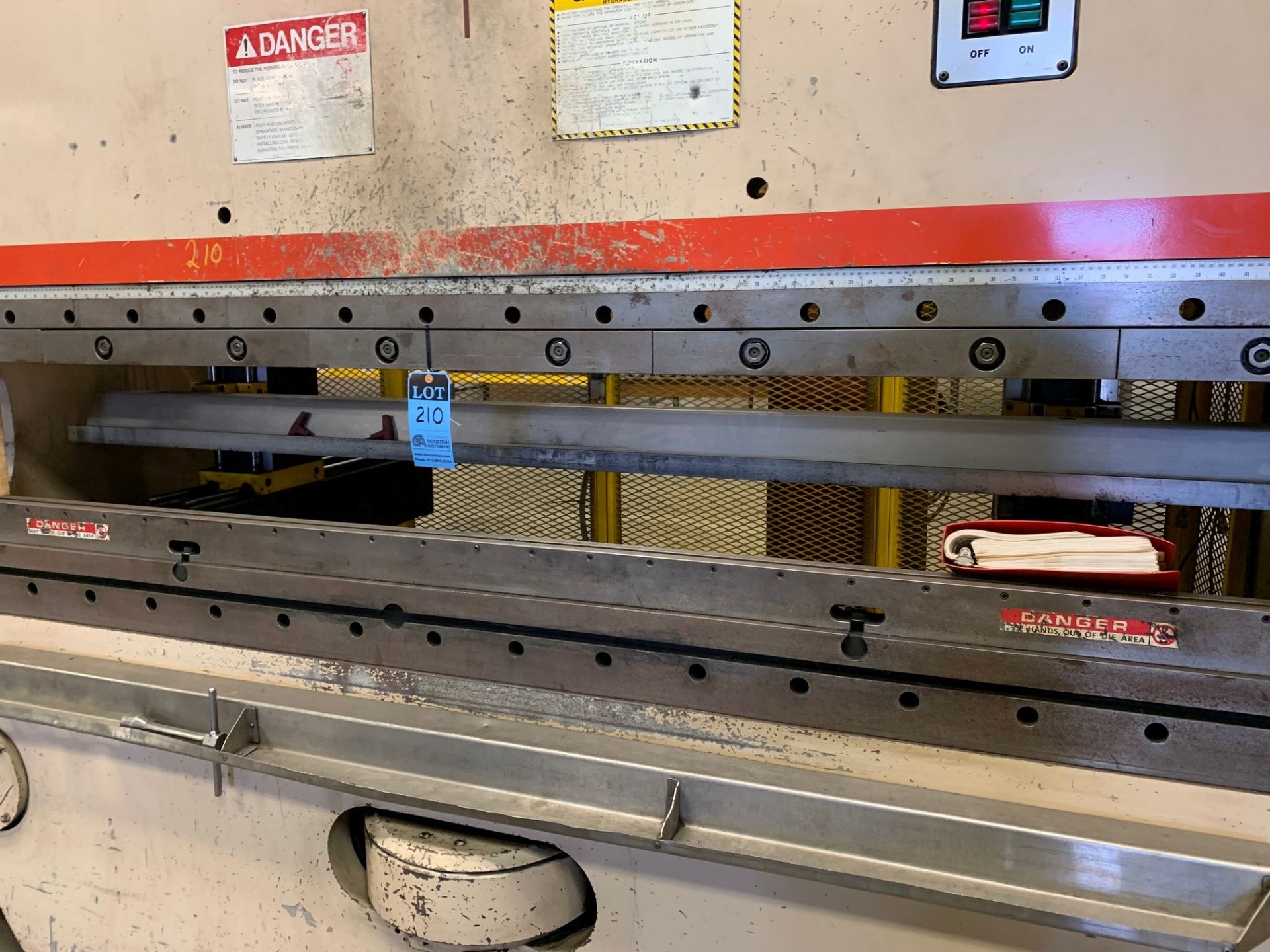 135 TON X 10' CINCINNATI MODEL 135AFTX8FT CNC PRESS BRAKE; S/N 53336, 10' OVERALL, 102" BETWEEN - Image 10 of 14