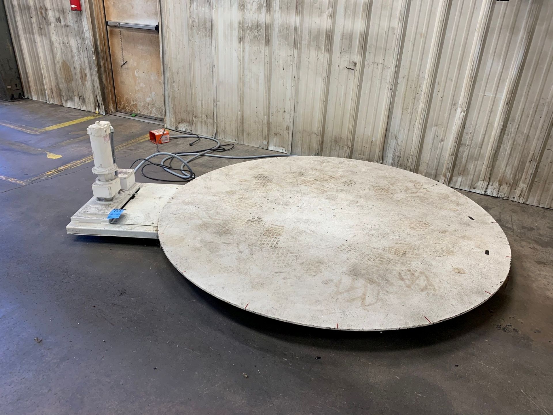 90" DIAMETER ADJUSTABLE SPEED ELECTRIC CAROUSEL