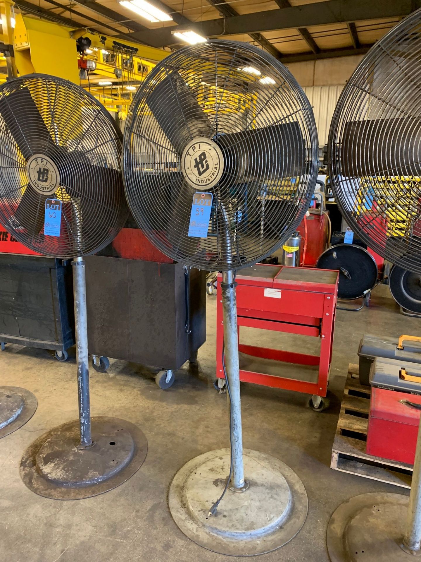 30" DIAMETER PEDESTAL AIR CIRCULATOR