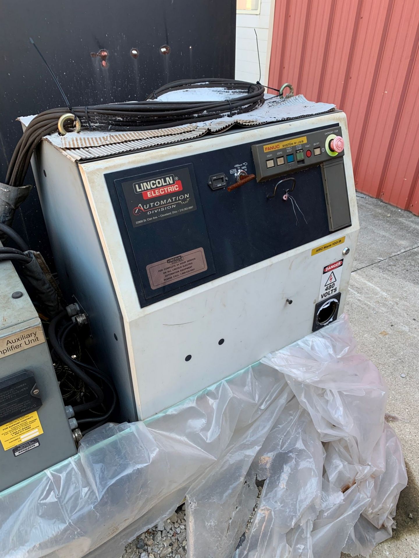 FANUC ARCMATE 100/B ROBOTIC MIG WELDER NO. F-69014 WITH LINCOLN ELECTRIC POWER REAM - Image 13 of 17