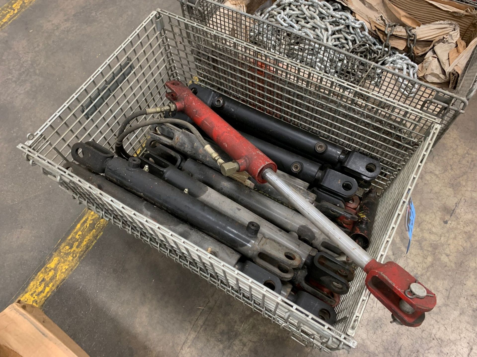 (LOT) MISCELLANEOUS HYDRAULIC CYCLINDERS WITH WIRE BASKET - Image 2 of 2