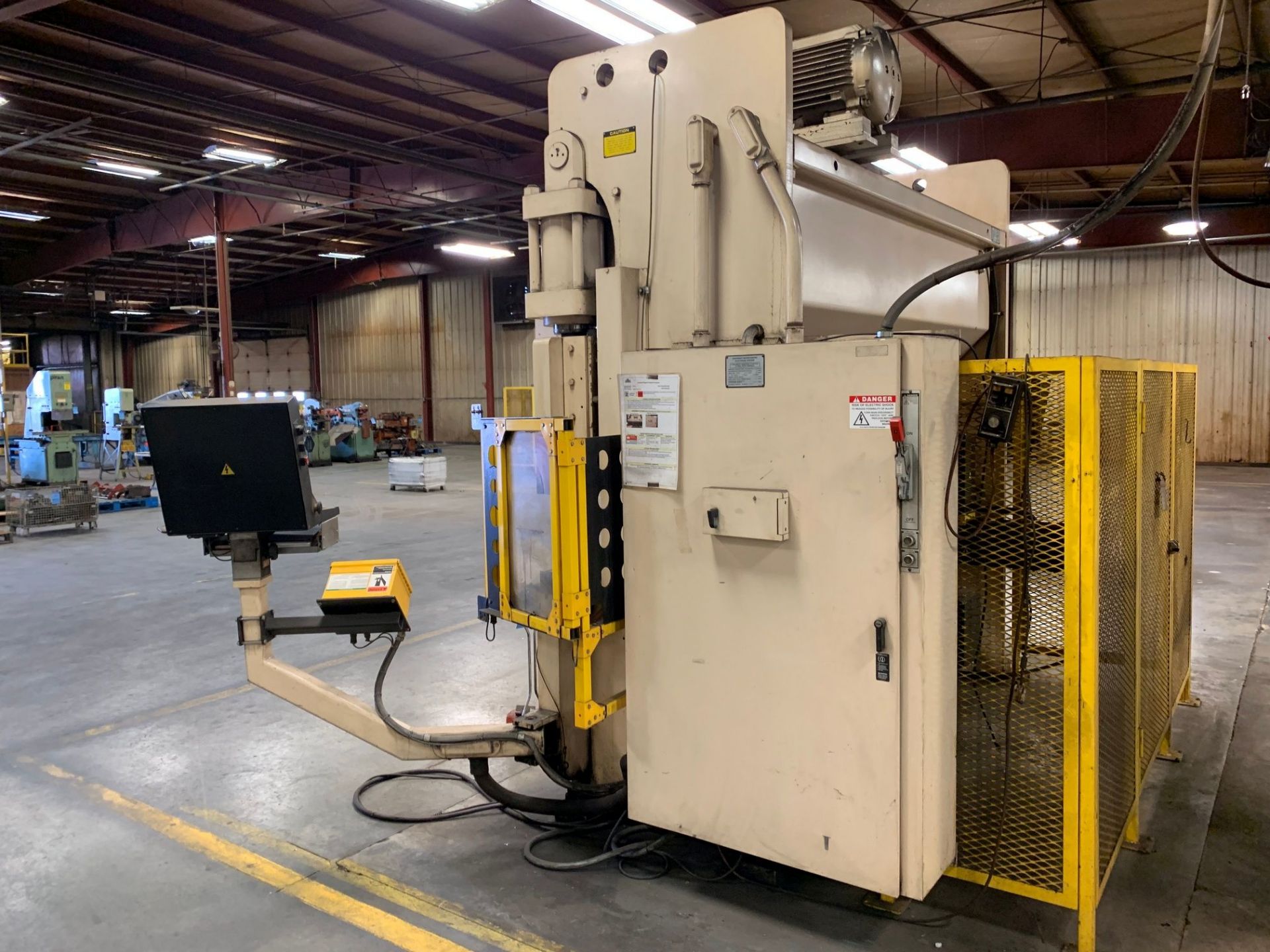 135 TON X 10' CINCINNATI MODEL 135AFTX8FT CNC PRESS BRAKE; S/N 53336, 10' OVERALL, 102" BETWEEN - Image 14 of 14