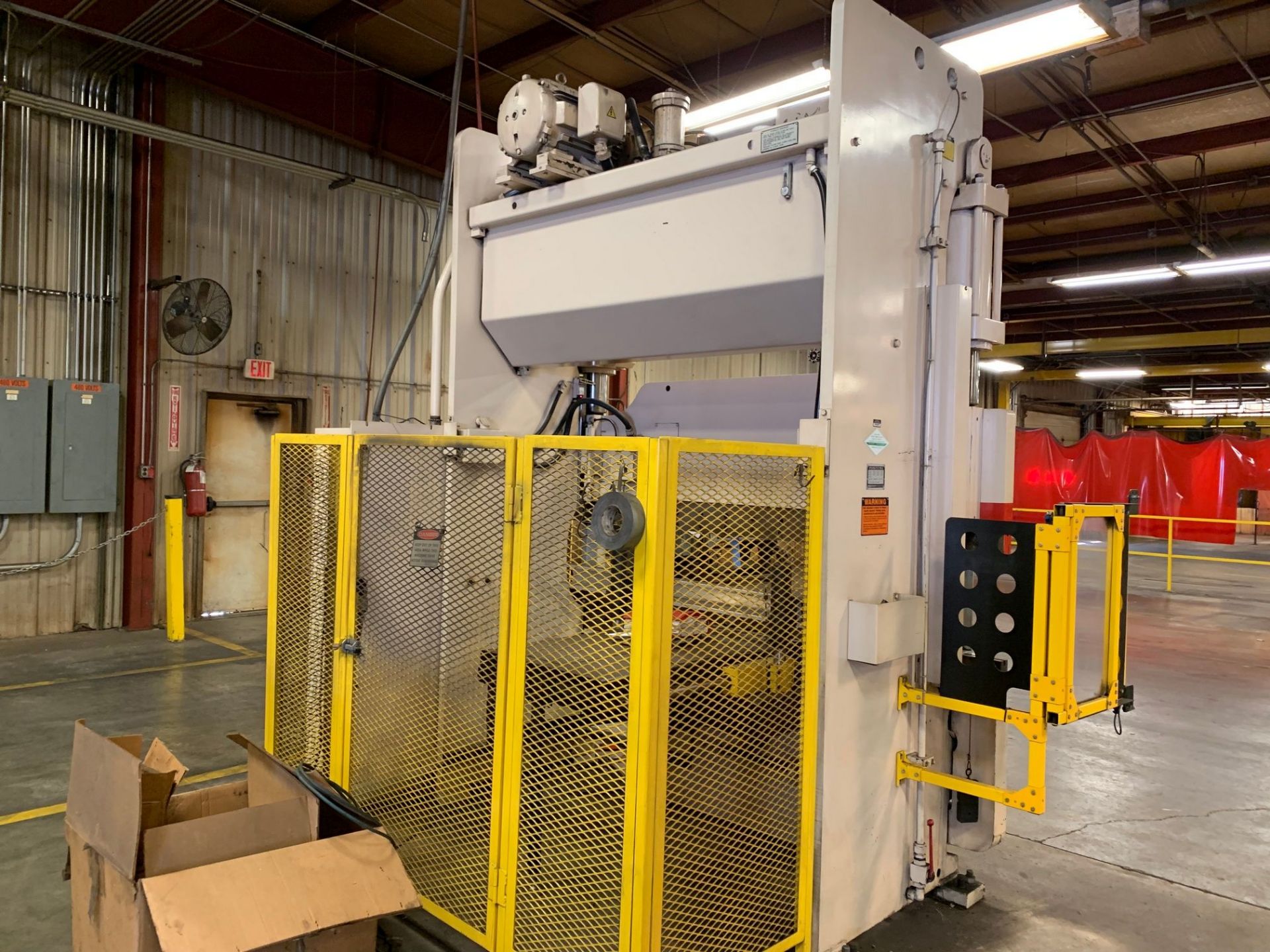 90 TON X 8' CINCINNATI MODEL 90AF+X6FT CNC PRESS BRAKE; S/N 53334, 8' OVERALL, 78" BETWEEN HOUSINGS, - Image 11 of 14