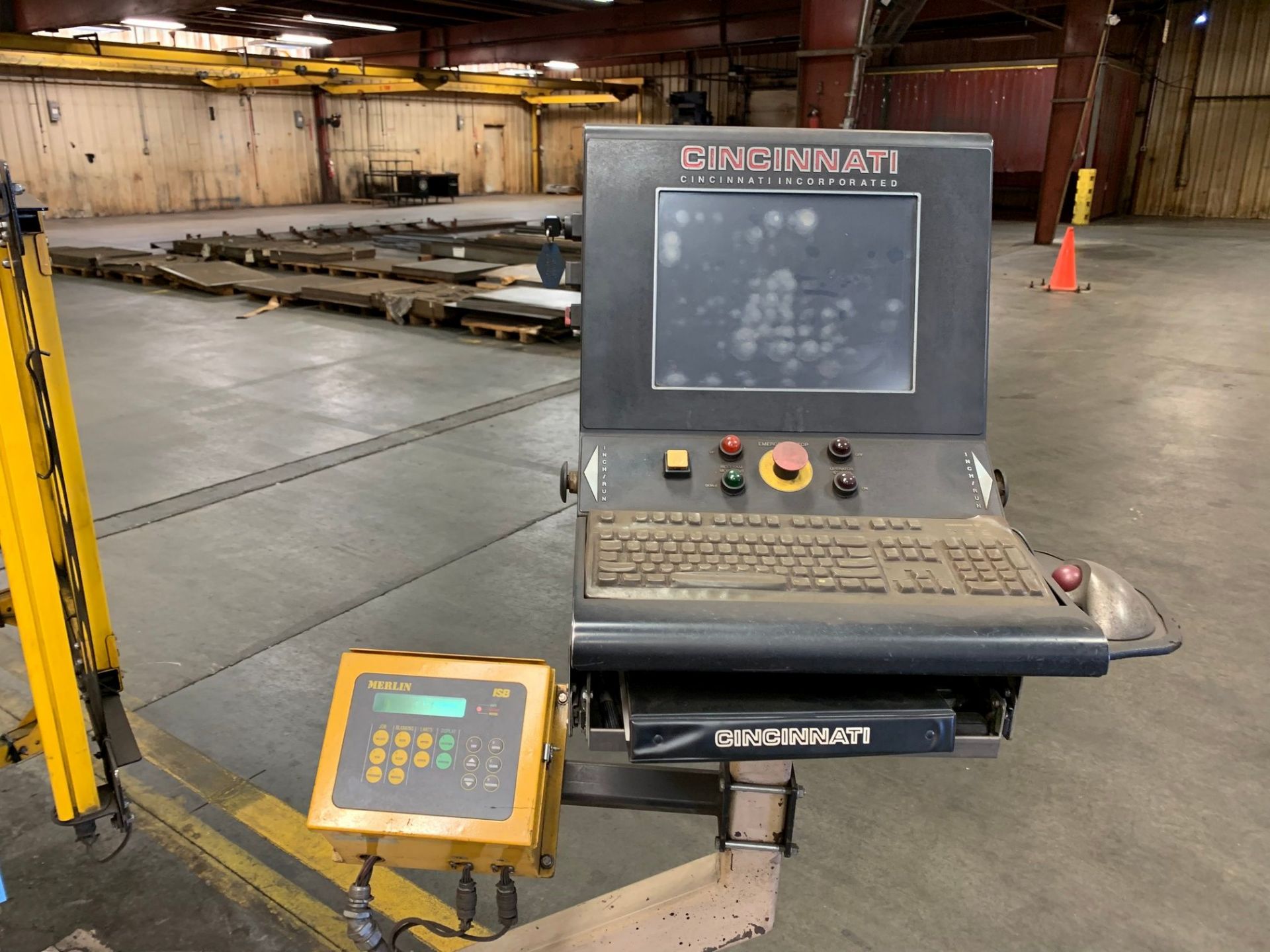 135 TON X 10' CINCINNATI MODEL 135AFTX8FT CNC PRESS BRAKE; S/N 53336, 10' OVERALL, 102" BETWEEN - Image 5 of 14