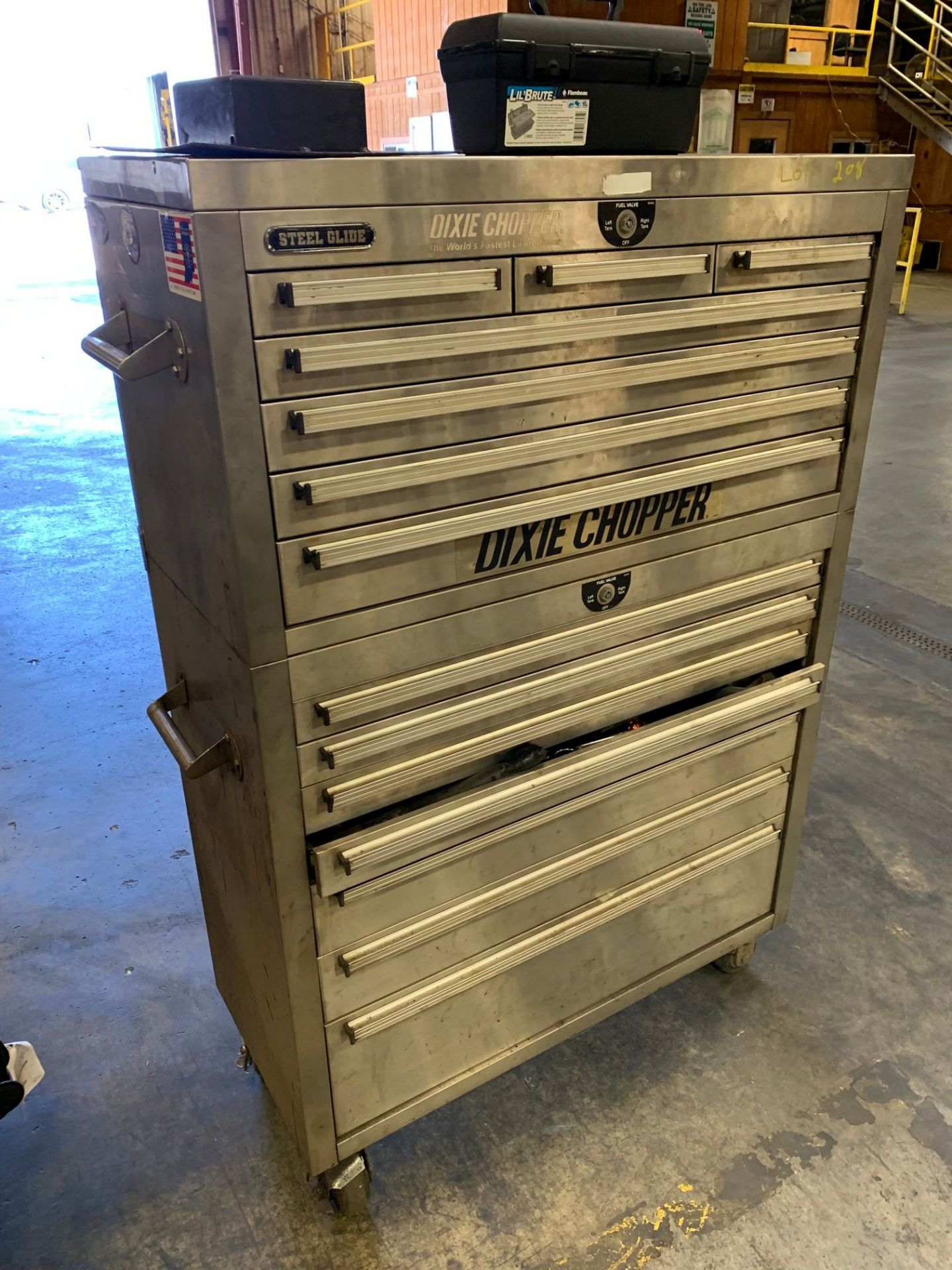 14-DRAWER STEEL GLIDE TOOL CHEST WITH MISCELLANEOUS HAND TOOLS - Image 2 of 10