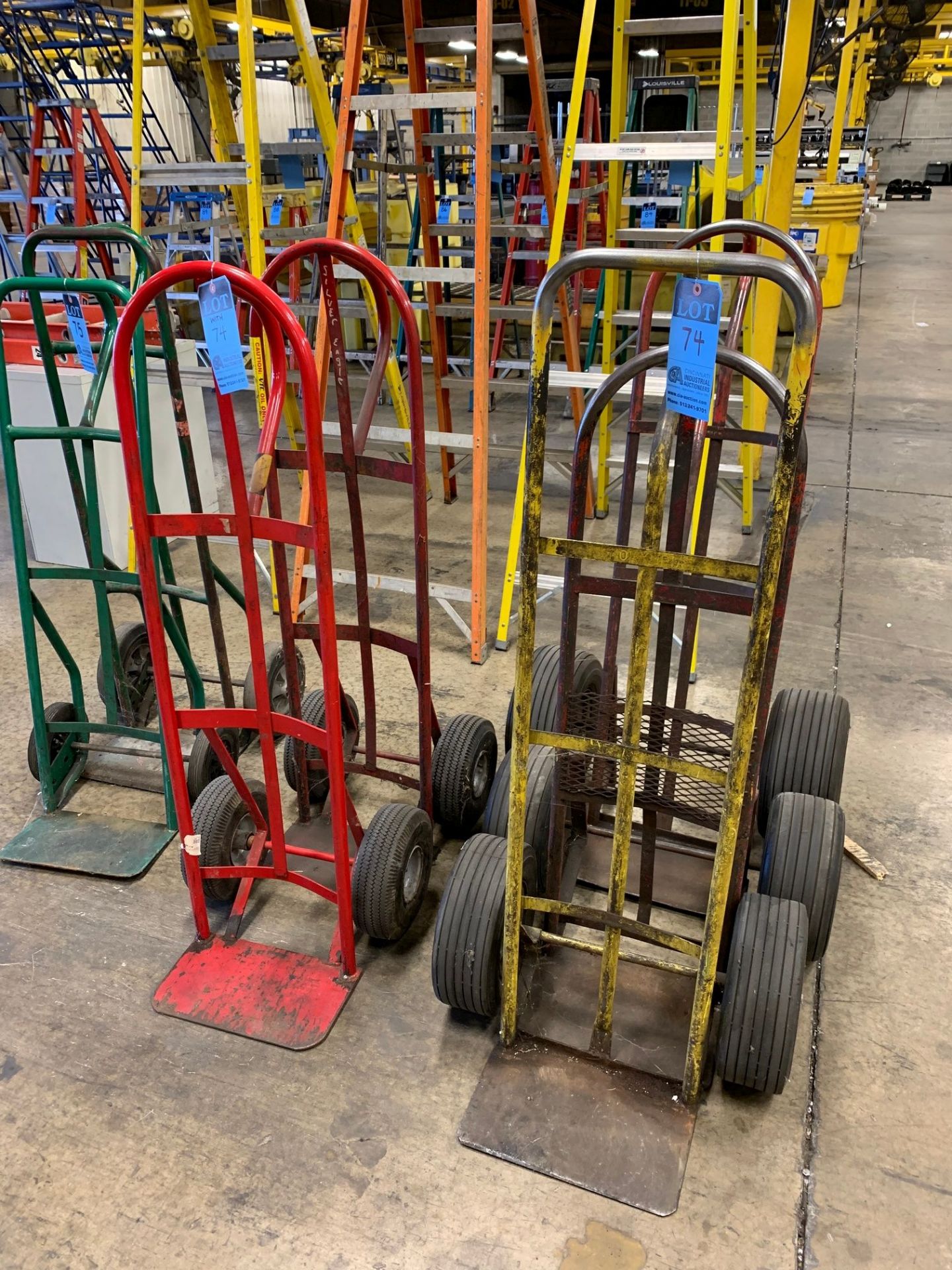 TWO-WHEEL PNEUMATIC TIRE HAND TRUCKS