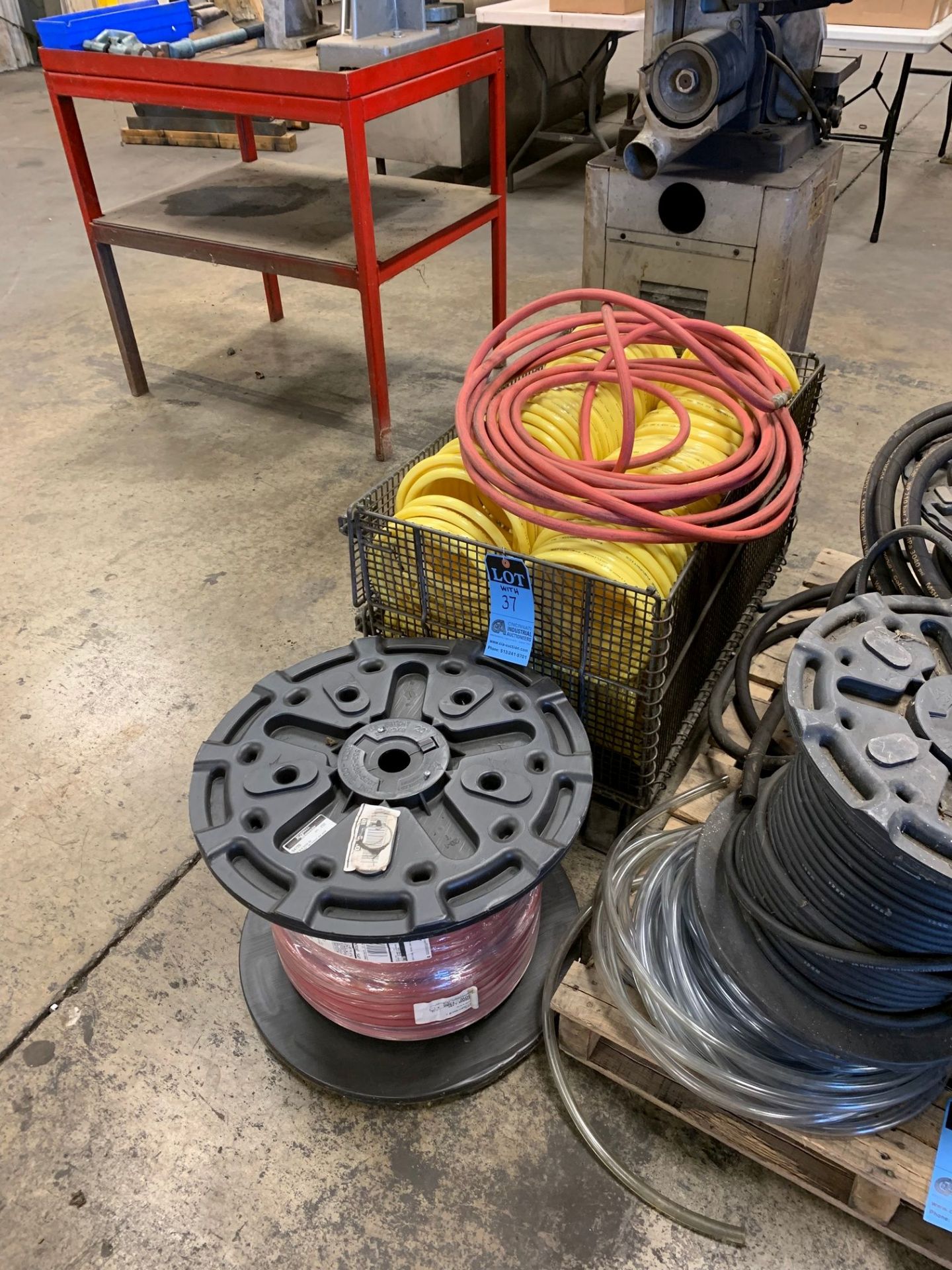 (LOT) MISCELLANEOUS HYDRAULIC AND AIR HOSE - Image 4 of 4