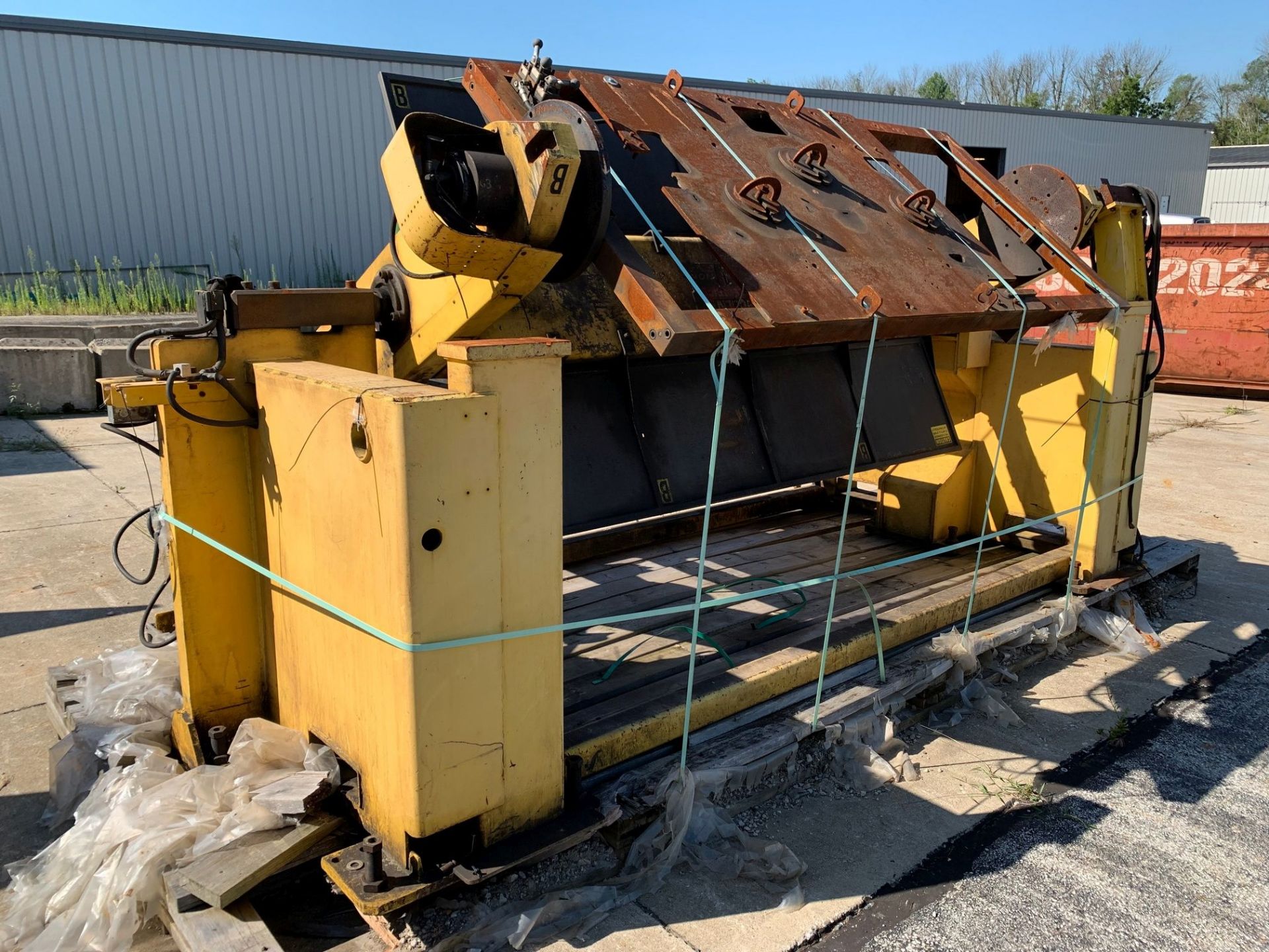 FANUC ARCMATE 100/B ROBOTIC MIG WELDER NO. F-69014 WITH LINCOLN ELECTRIC POWER REAM - Image 16 of 17