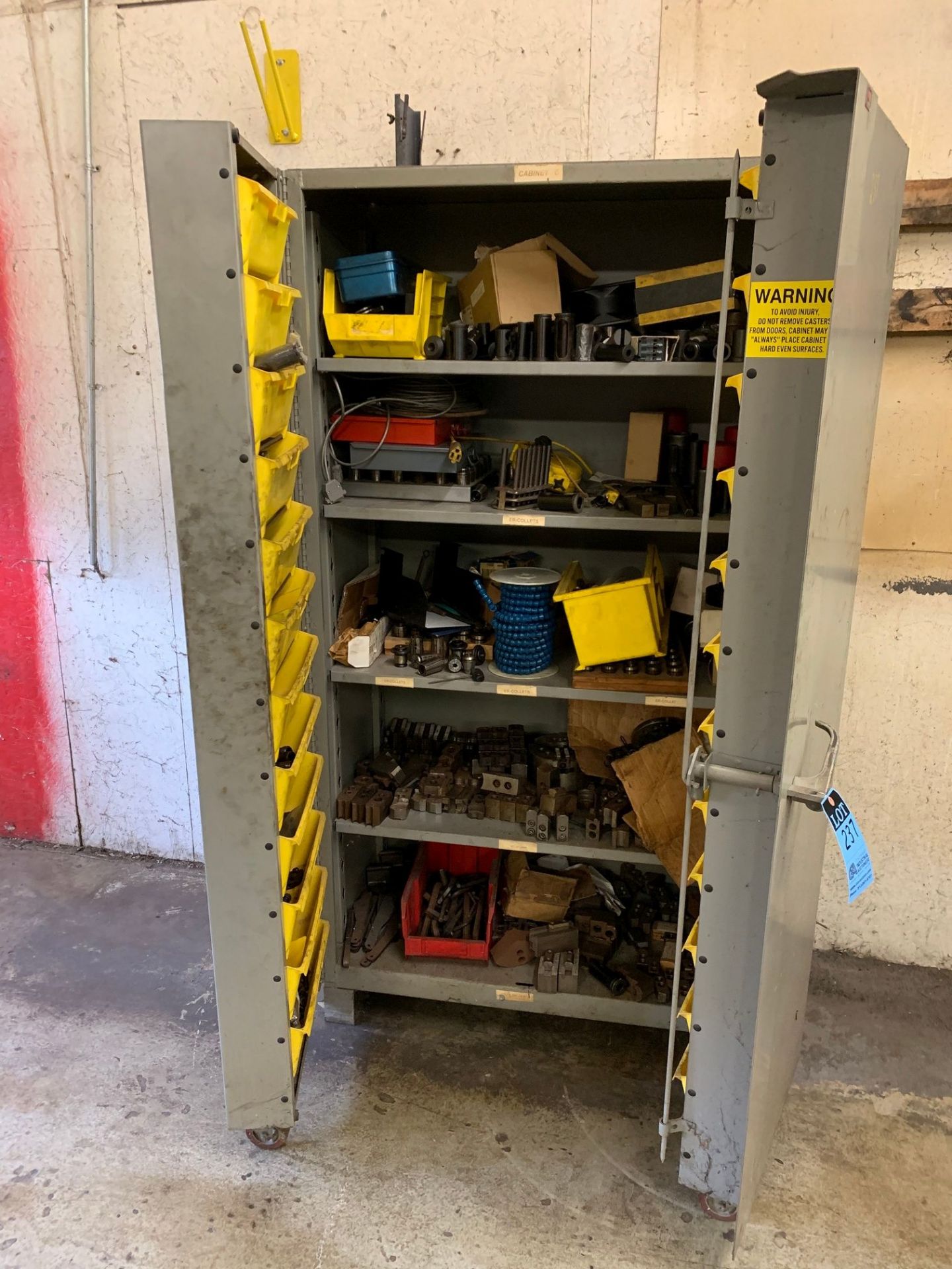 LYON TOOLING CABINET WITH MISCELLANEOUS TOOLING