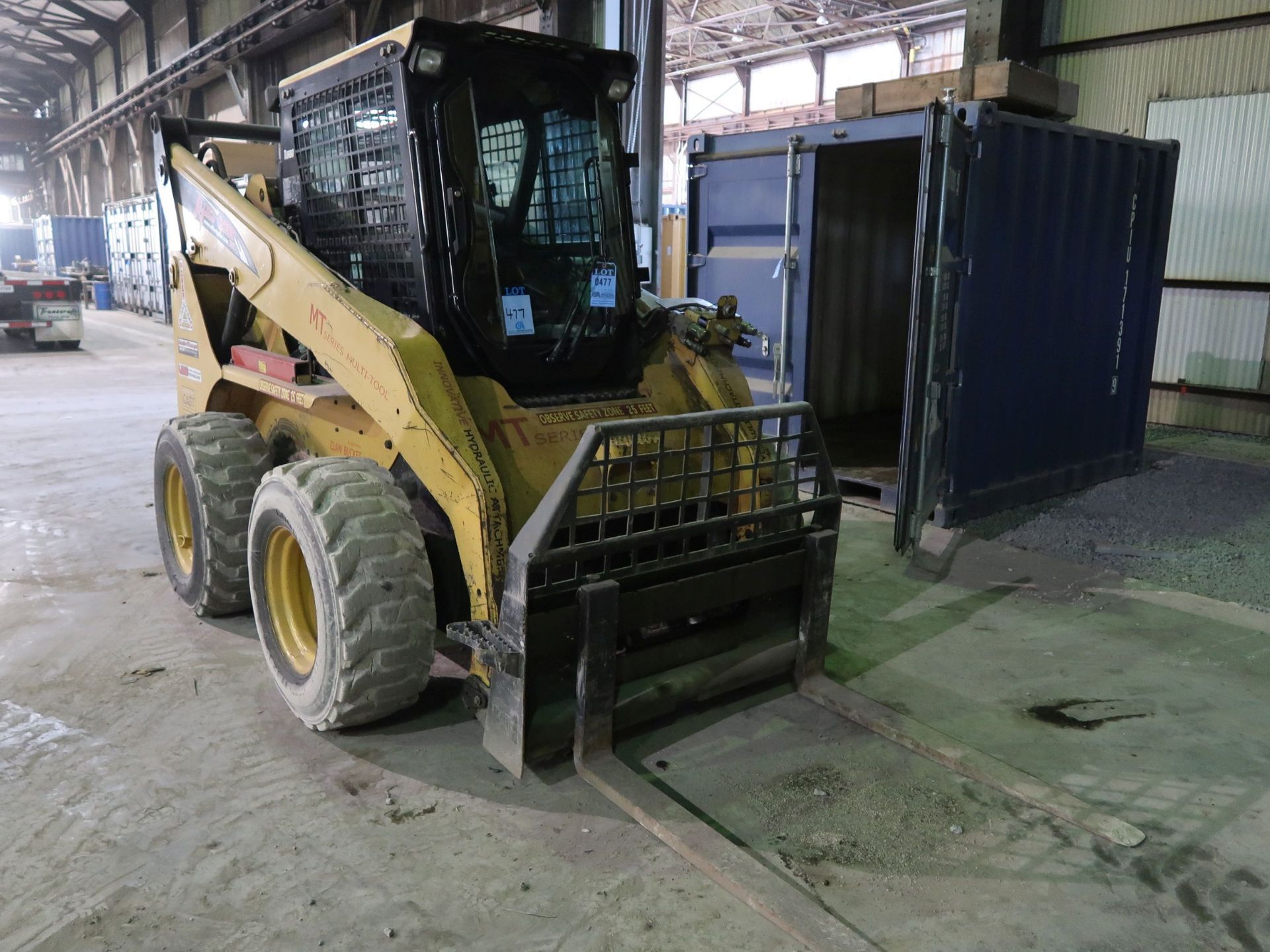 2006 CATERPILLAR MODEL 268B SKID STEER LOADER; S/N JLBA01116, 532 HOURS