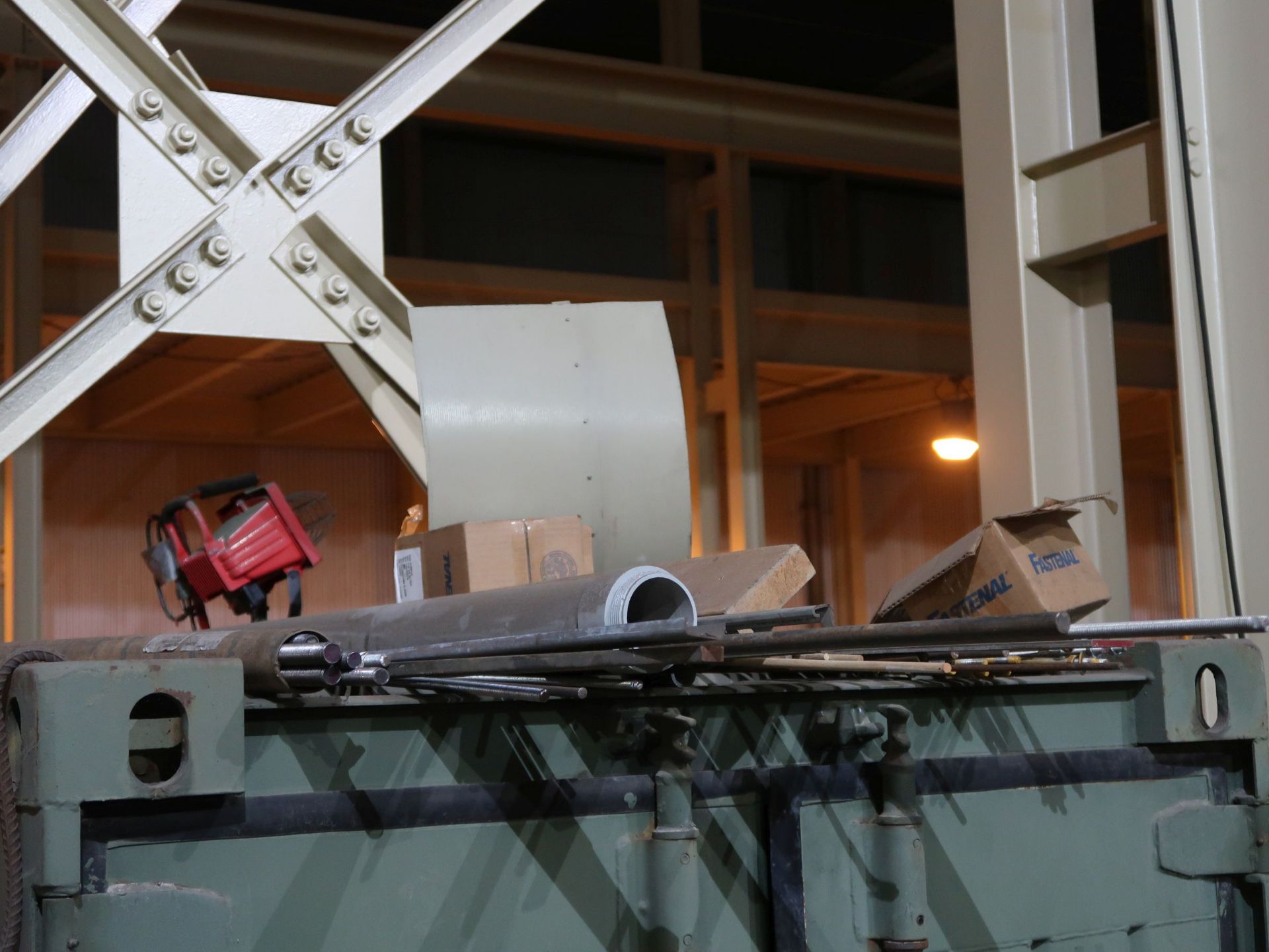 (LOT) CONTENTS OF SHIPPING CONTAINER INCLUDING HARDWARE, TOOLING AND EXTENSION CORDS - Image 3 of 3