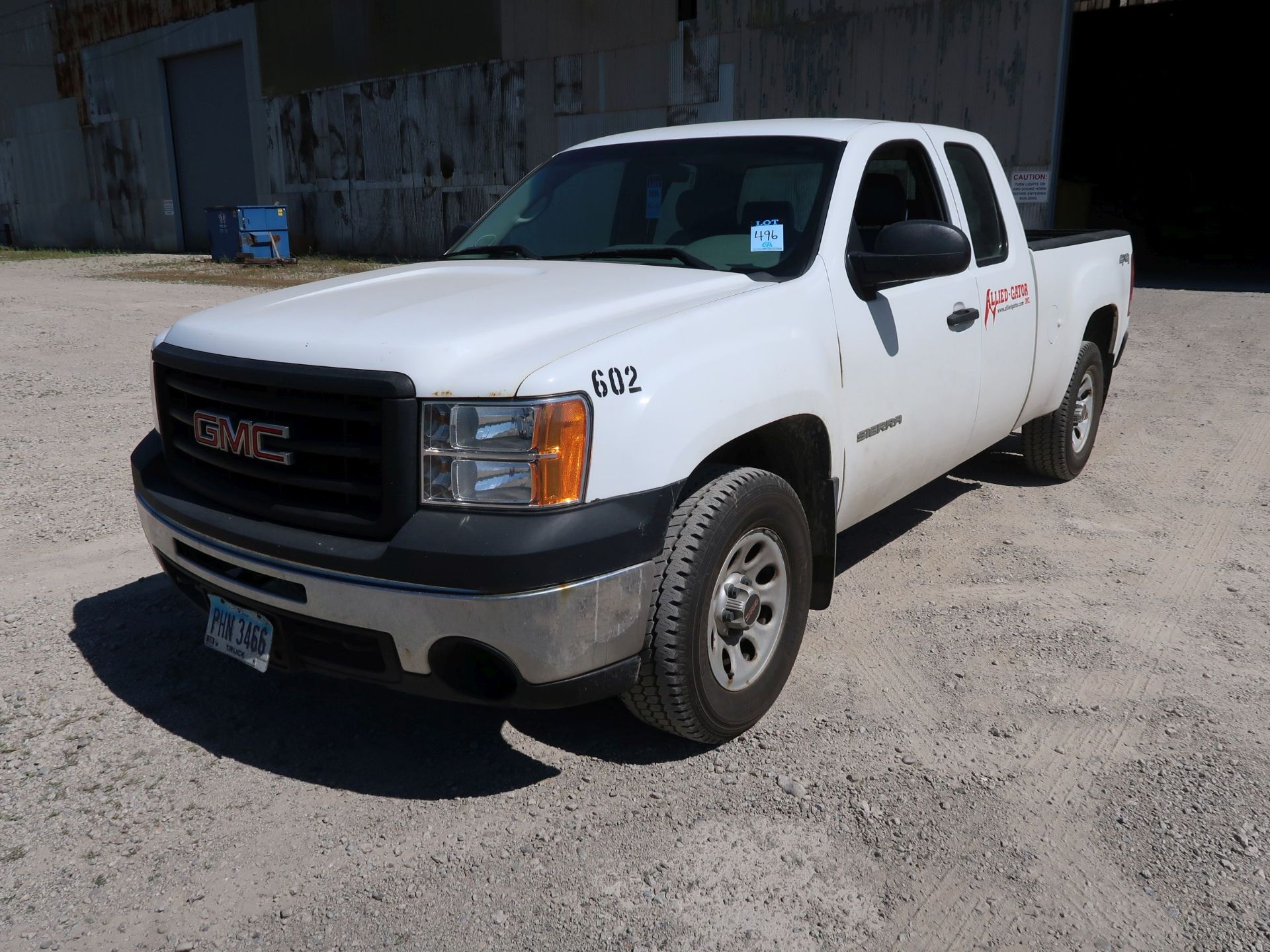 2011 GMC 1500 FOUR WHEEL DRIVE PICKUP TRUCK; VIN 1GTR2TEA3BZ435209, 4.8 LITER, 157,993 MILES, UNIT