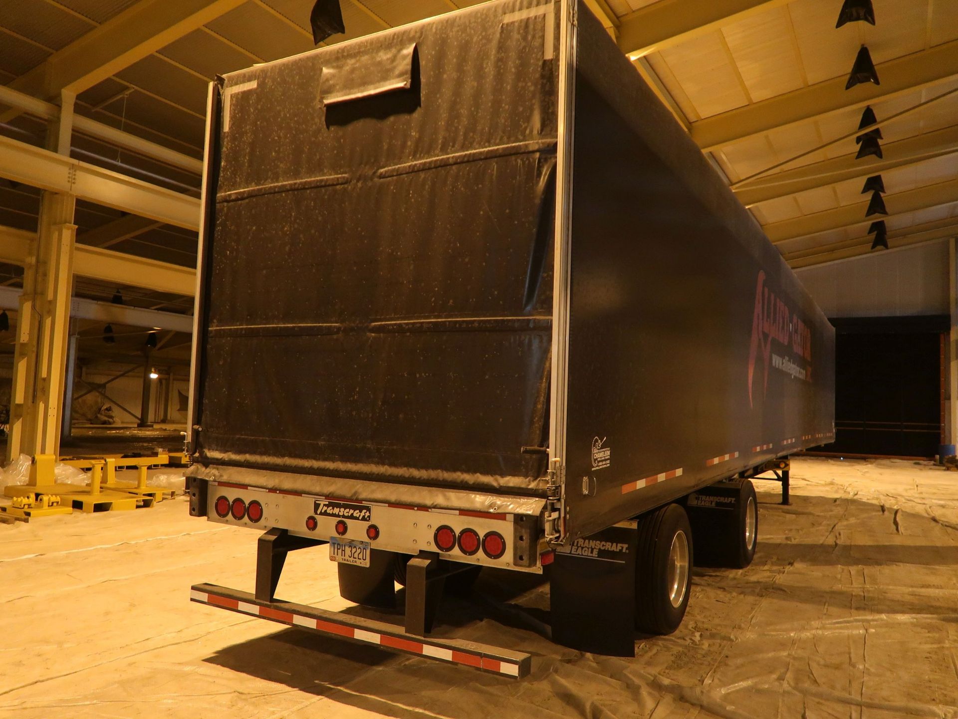 2011 - 53' TRANSCRAFT MODEL EAGLE CURTAIN SIDE TRAILER; VIN 1TT5332C4B3528389, CHAMELEON ROLLING, - Image 6 of 9