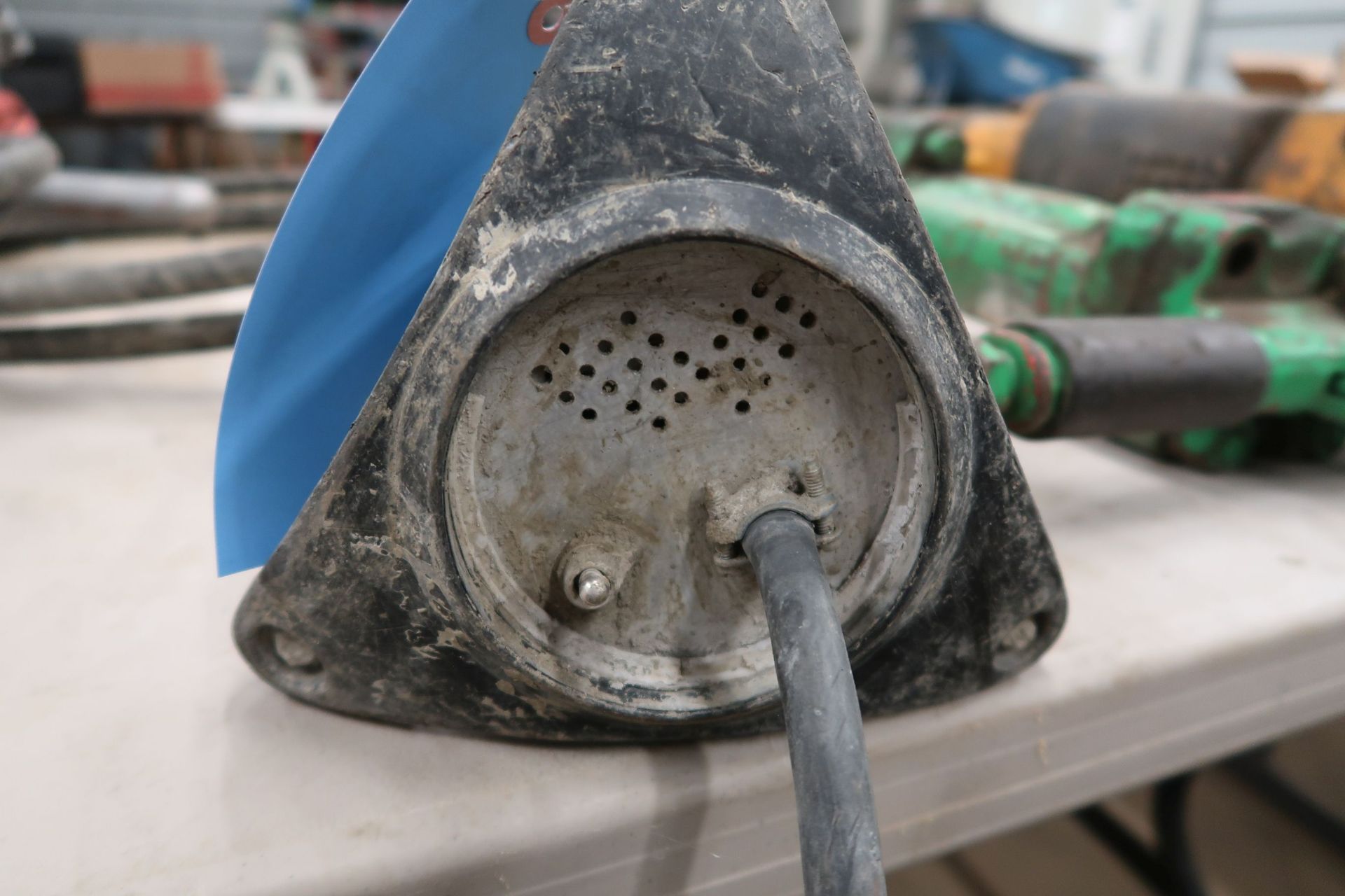 1 HP CONCRETE VIBRATOR - Image 2 of 2