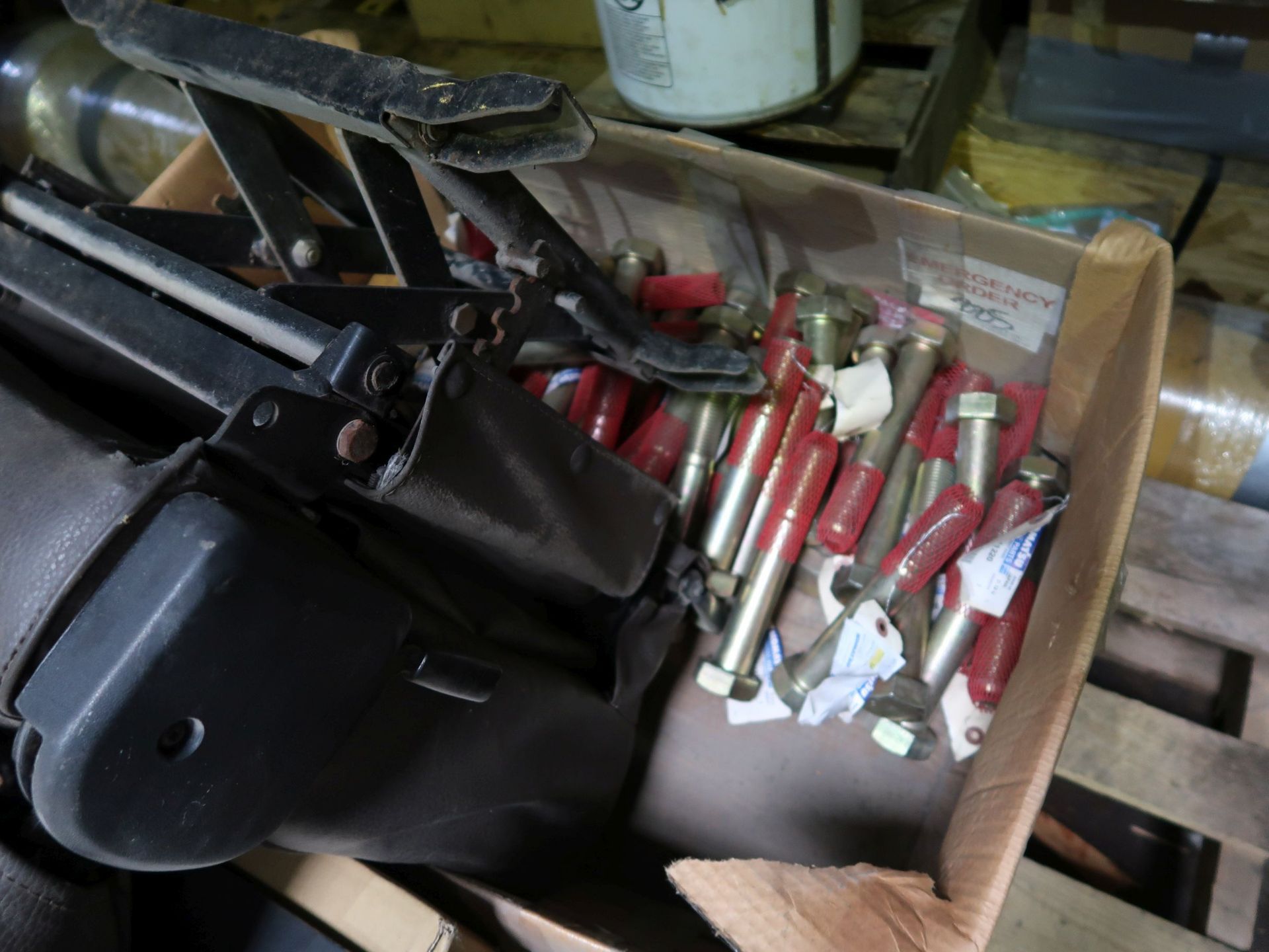 CONTENTS OF CONTAINER INCLUDING ASSORTED PARTS, HARDWARE, HYDRAULIC CYLINDERS, SWIVEL MOTOR, PLATES, - Image 4 of 4