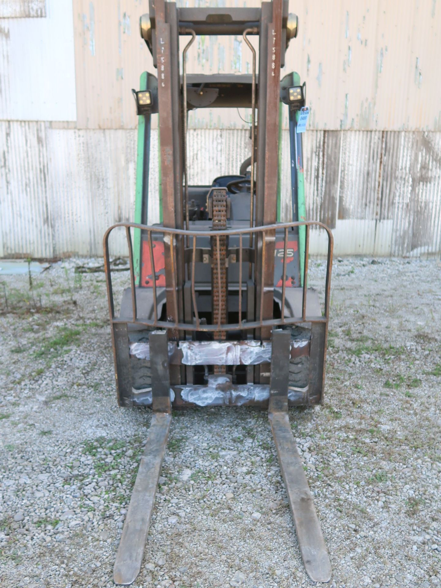 5,000 LB. LINDE MODEL H25D DIESEL POWERED SOLID PNEUMATIC TIRE LIFT TRUCK; S/N 05886, 2-STAGE - Image 2 of 11