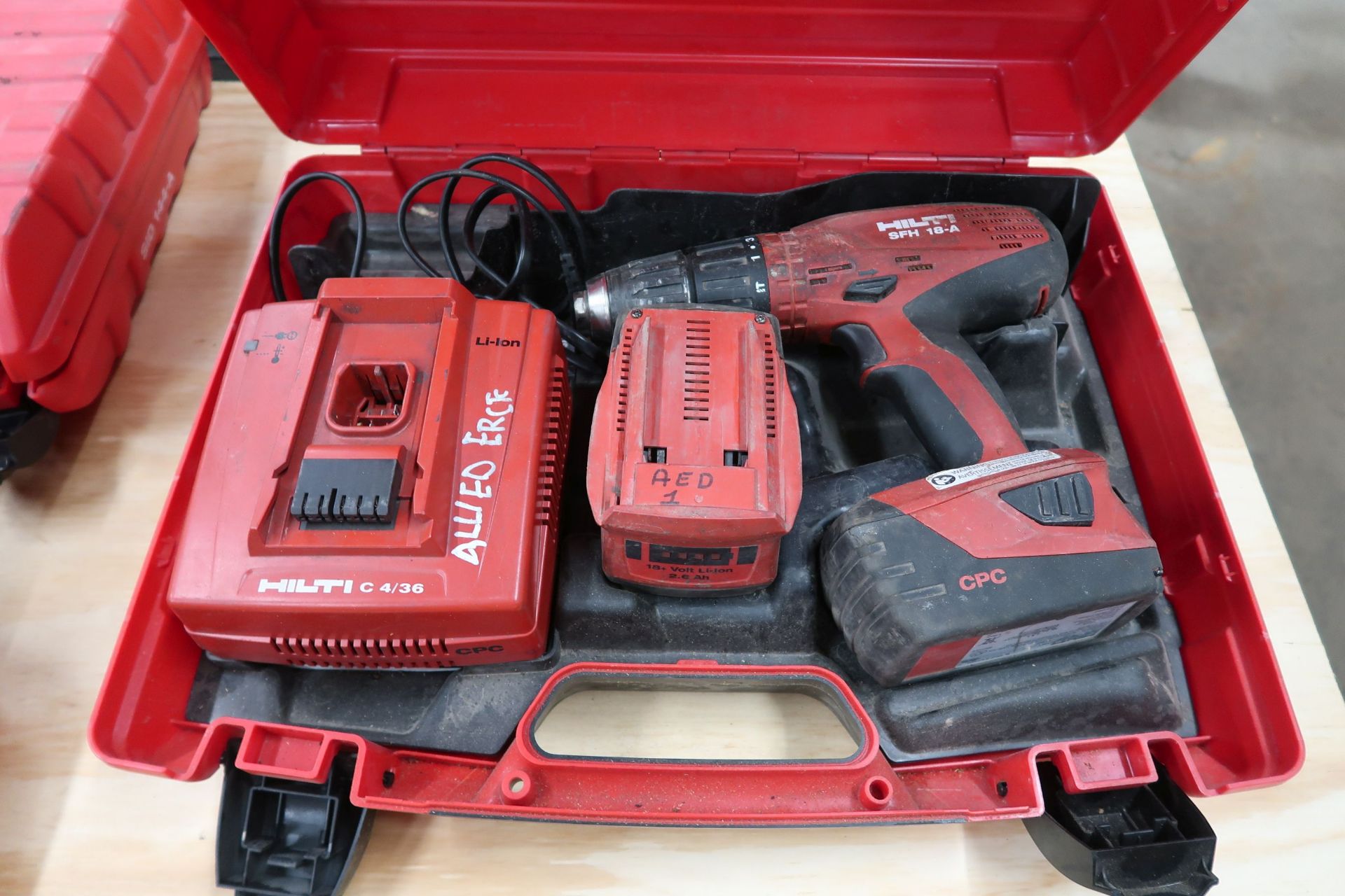 1/2" HILTI CORDLESS DRILL WITH CHARGER