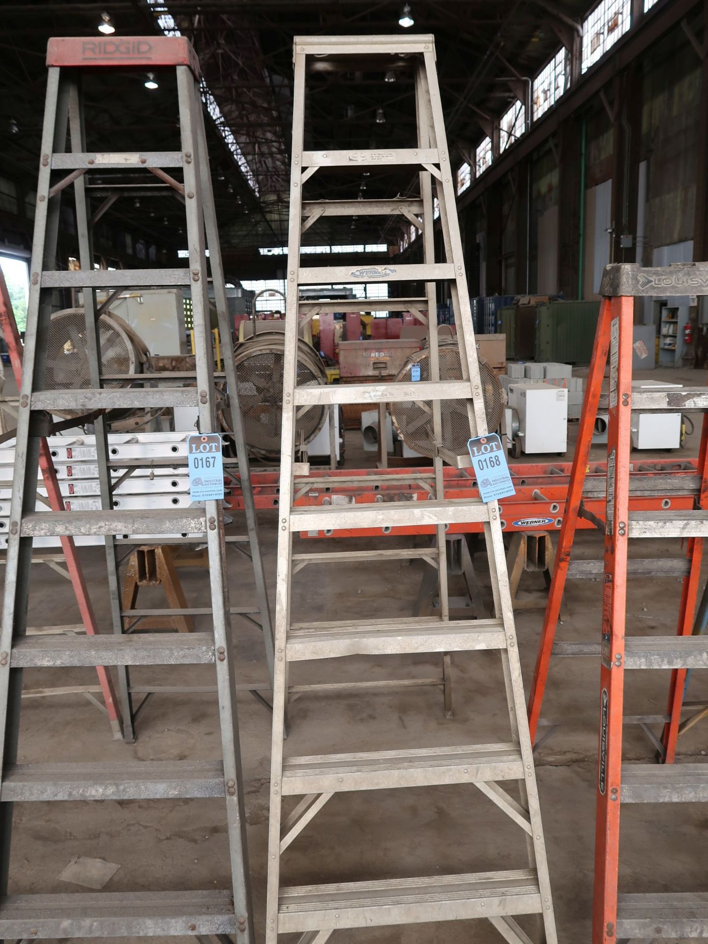 8' WERNER ALUMINUM LADDER