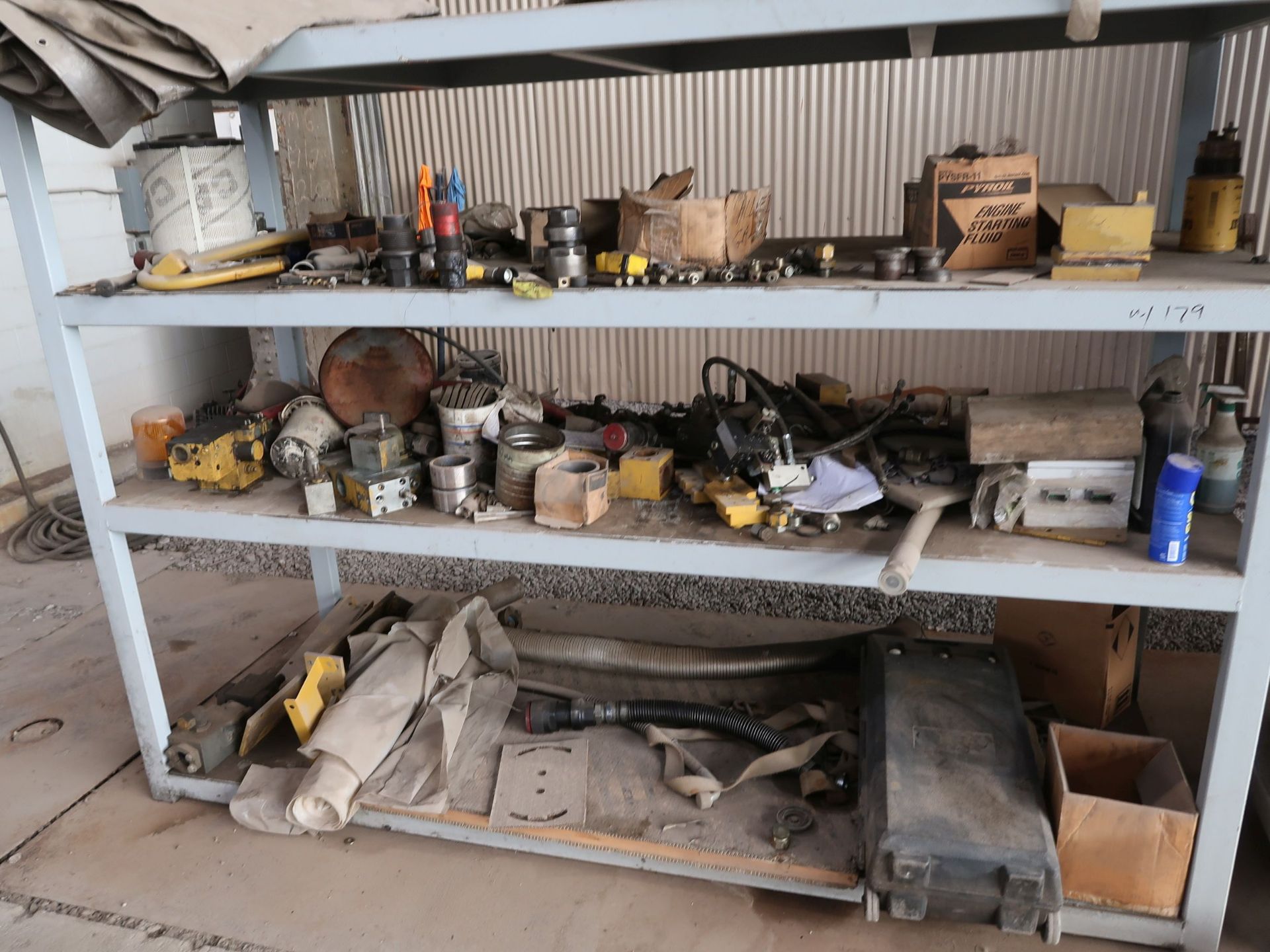 (LOT) MISCELLANEOUS MACHINE PARTS INCLUDING HARDWARE, FILTERS, CYLINDERS, HYDRAULIC PARTS, PUMP