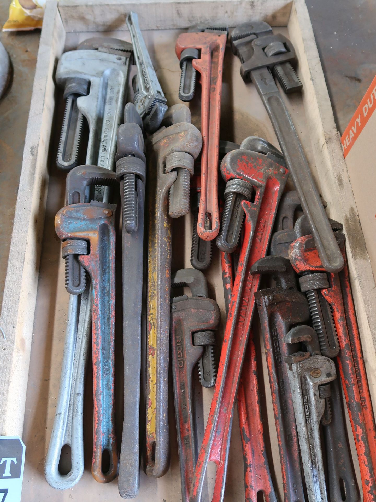 (LOT) MISCELLANEOUS ALUMINUM AND STEEL PIPE WRENCHES