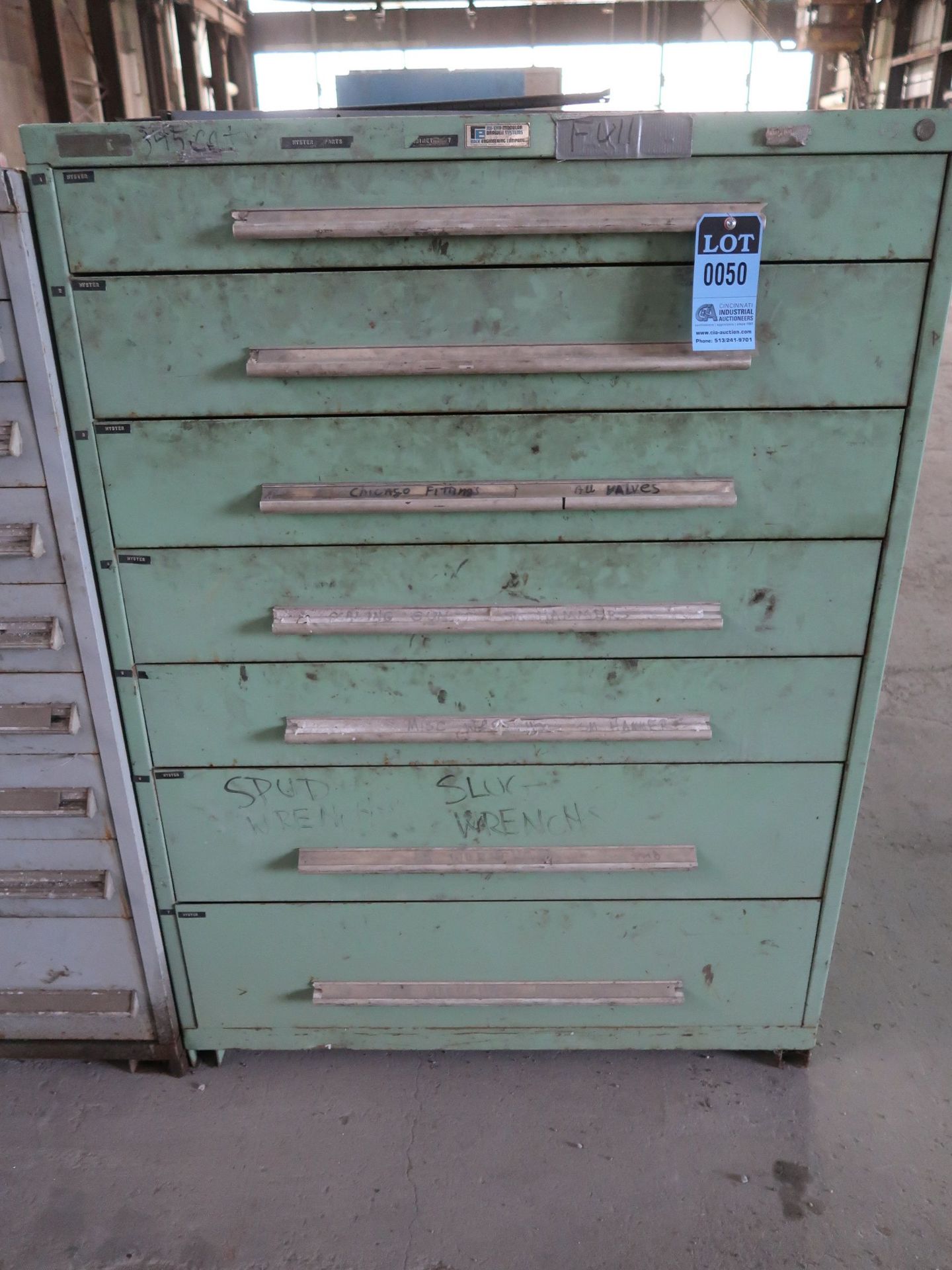 NU-ERA SEVEN DRAWER VIDMAR STYLE CABINET AND CONTENTS WITH MISCELLANEOUS HAND TOOLS, STEEL FITTINGS,