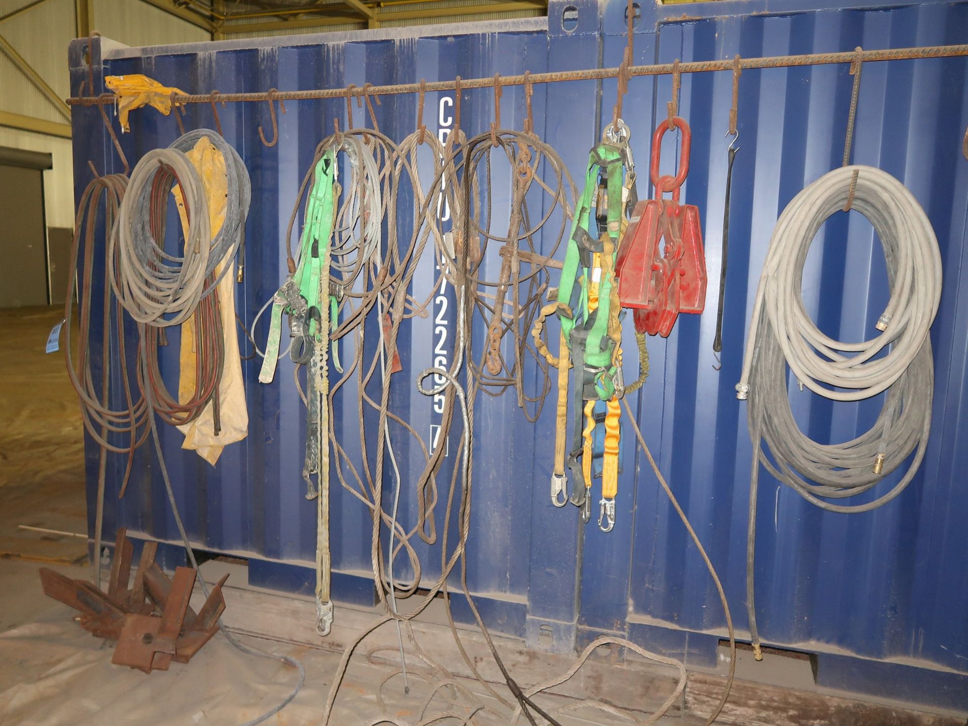CONTENTS OF REAR OF CONTAINER INCLUDING HOSES, LIFTING STRAPS AND CABLES, SAFETY HARNESSES - Image 3 of 3