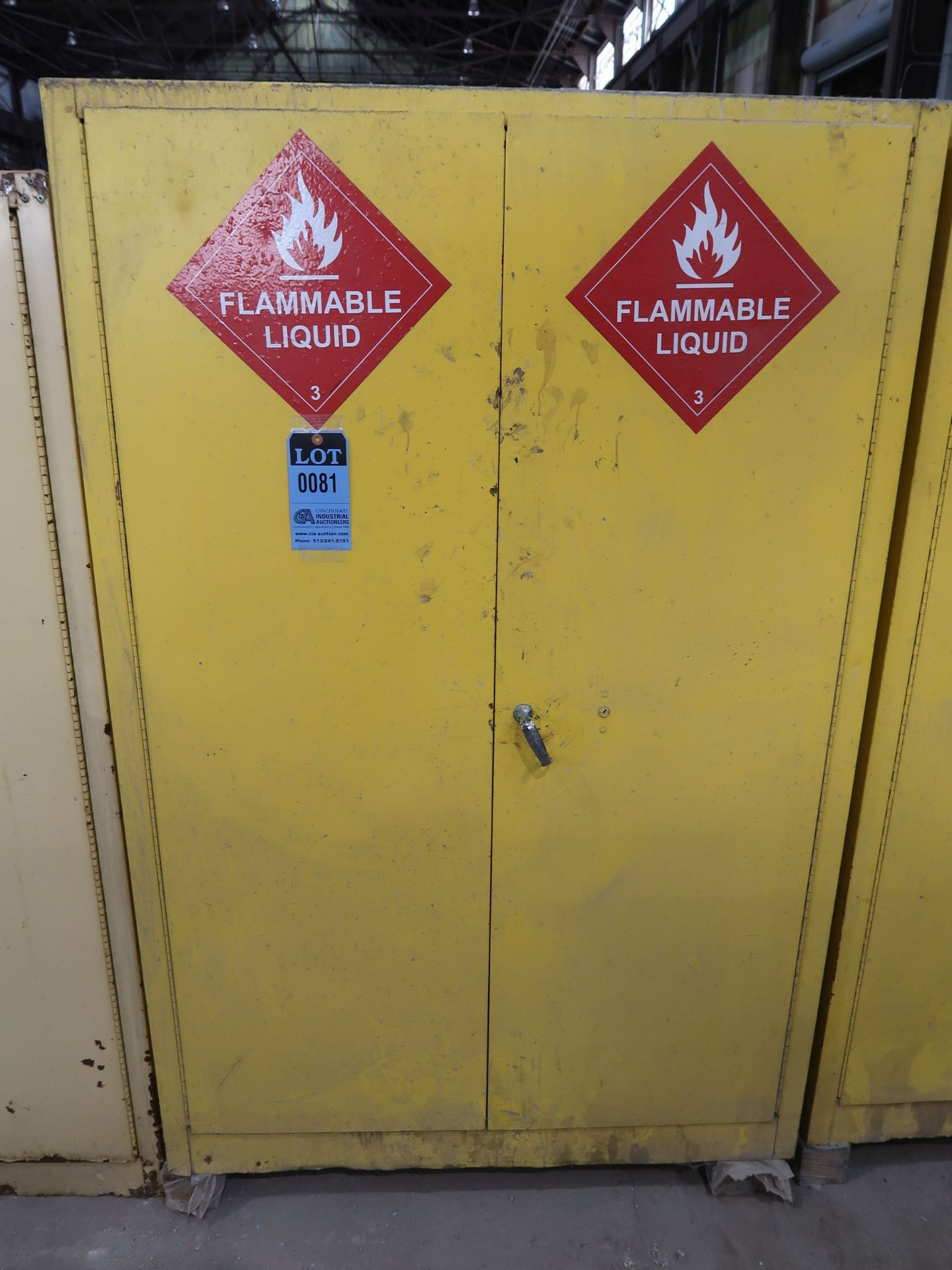 18" X 43" X 66" HIGH FLAMMABLE LIQUID SAFETY STORAGE CABINET