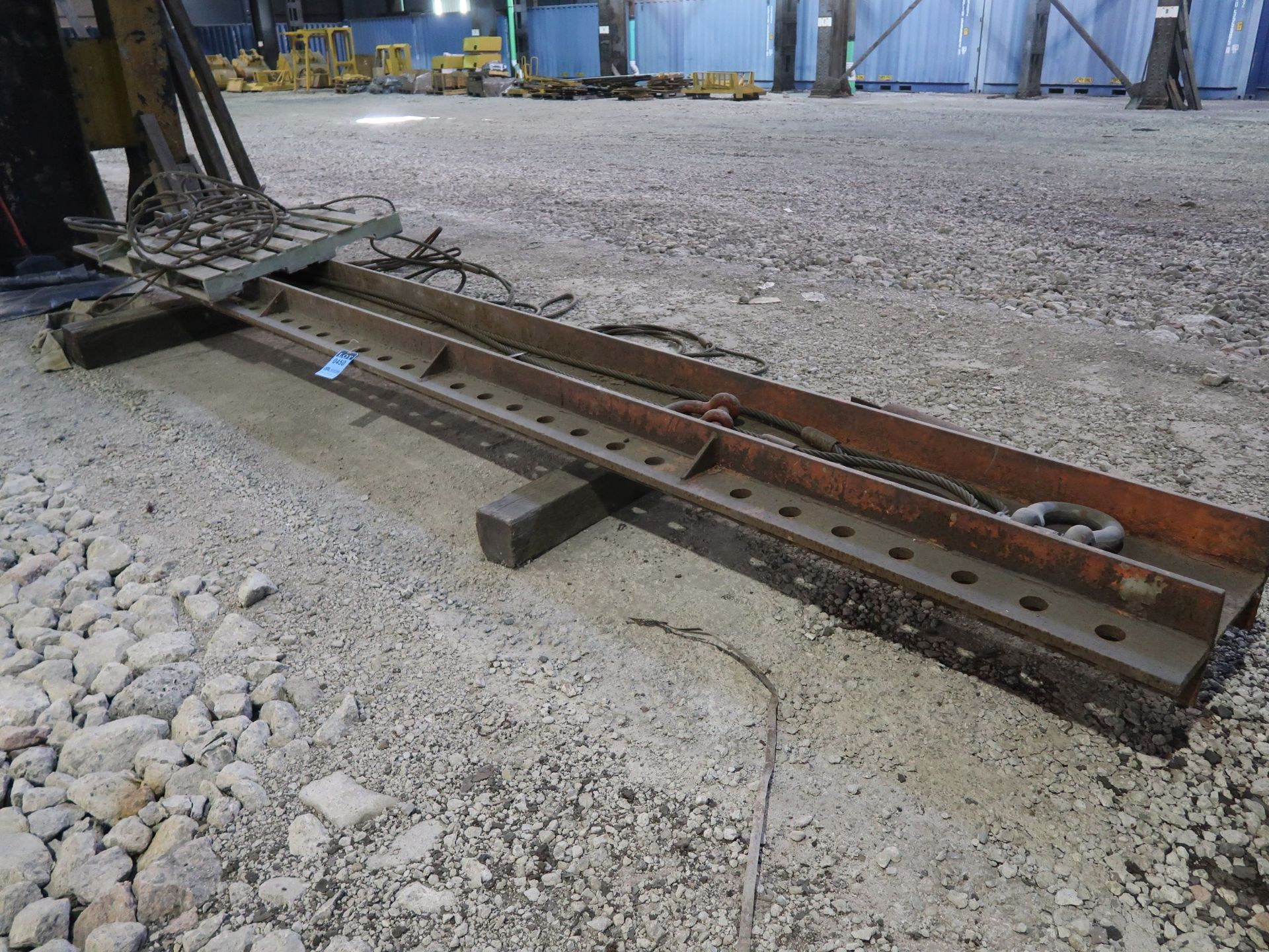 (LOT) 20' LONG LIFTING FIXTURE, SLINGS, SHAKLE