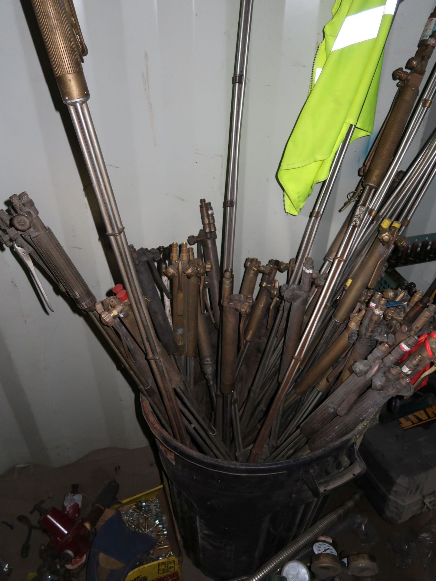 CONTENTS OF CONTAINER WELDING SUPPLIES - Image 2 of 2