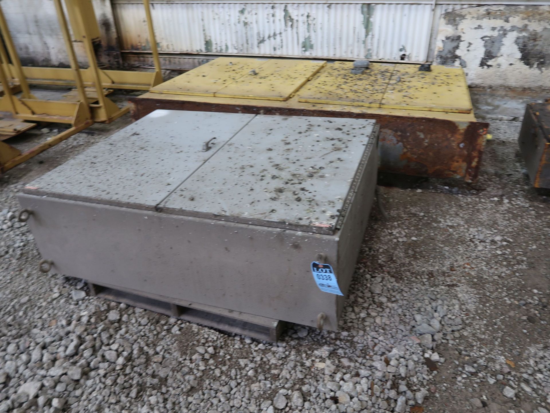 (LOT) ELECTRICAL ENCLOSURES