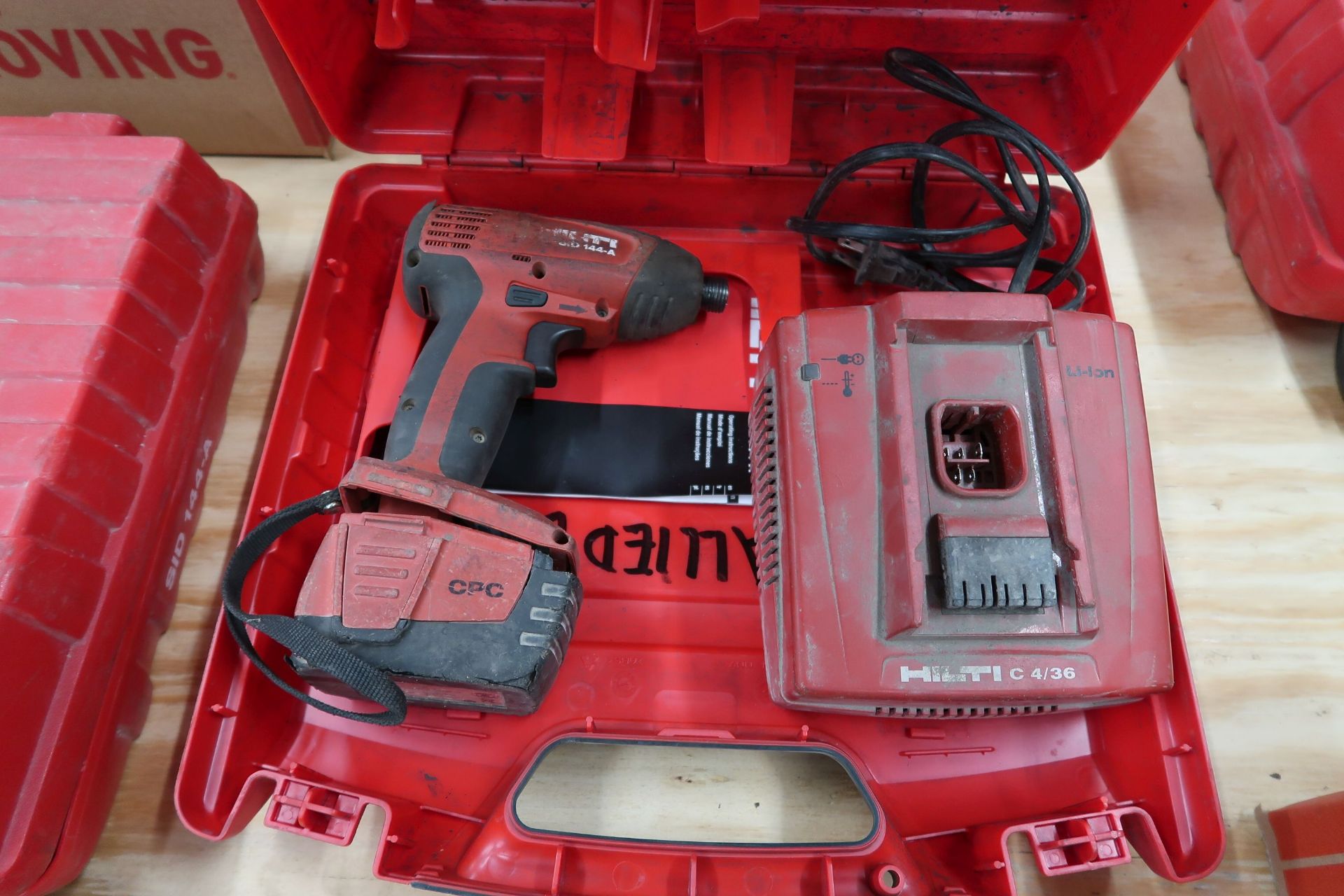 1/4" HILTI CORDLESS HEX IMPACT WRENCH WITH CHARGER