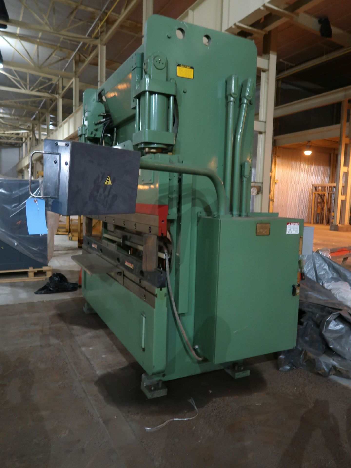 90 TON X 6' CINCINNATI MODEL 90CB11X6 HYDRAULIC BRAKE PRESS WITH CNC BACK GAGE; S/N 51163, 8' BED - Image 3 of 11