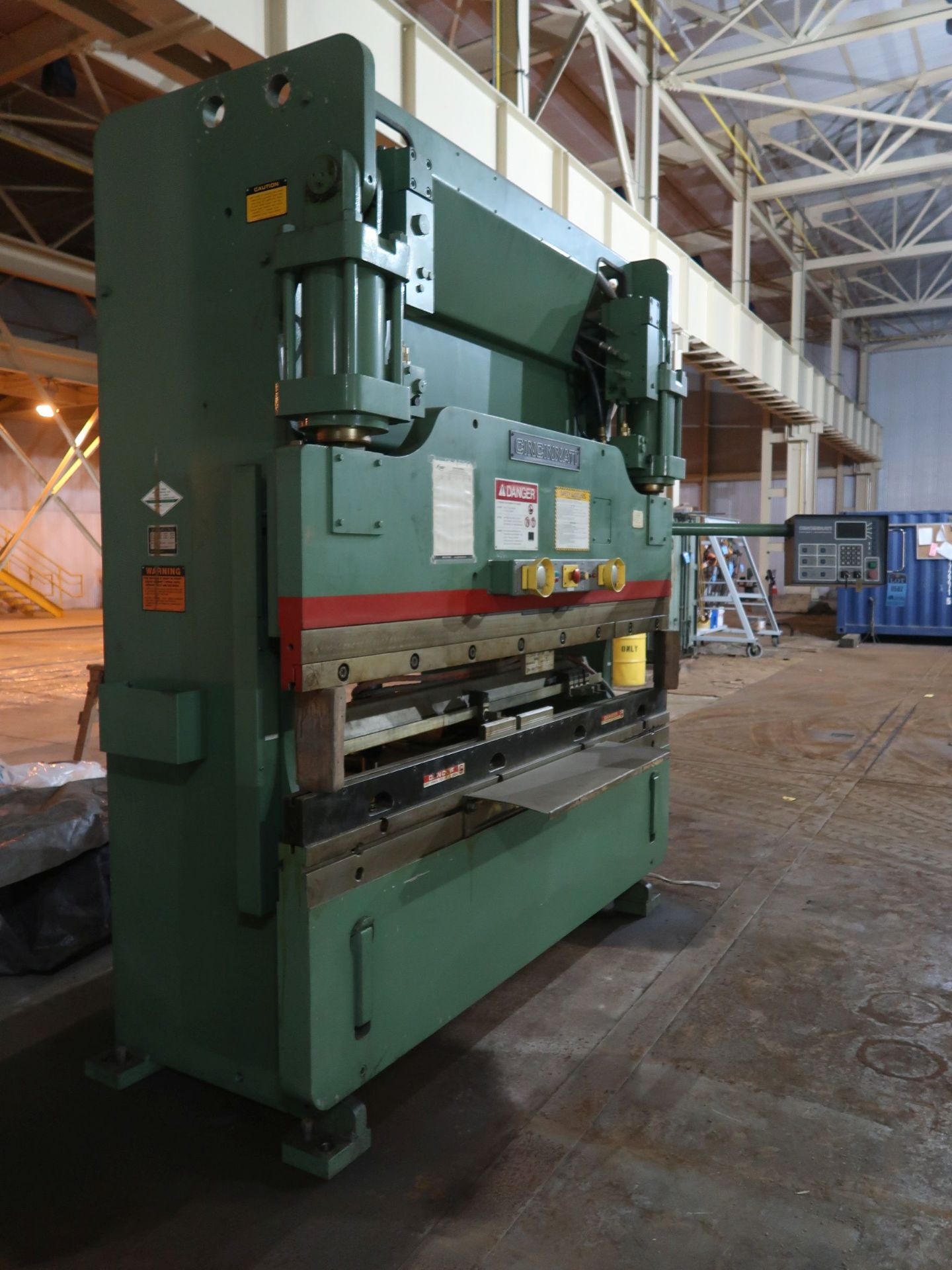 90 TON X 6' CINCINNATI MODEL 90CB11X6 HYDRAULIC BRAKE PRESS WITH CNC BACK GAGE; S/N 51163, 8' BED - Image 2 of 11