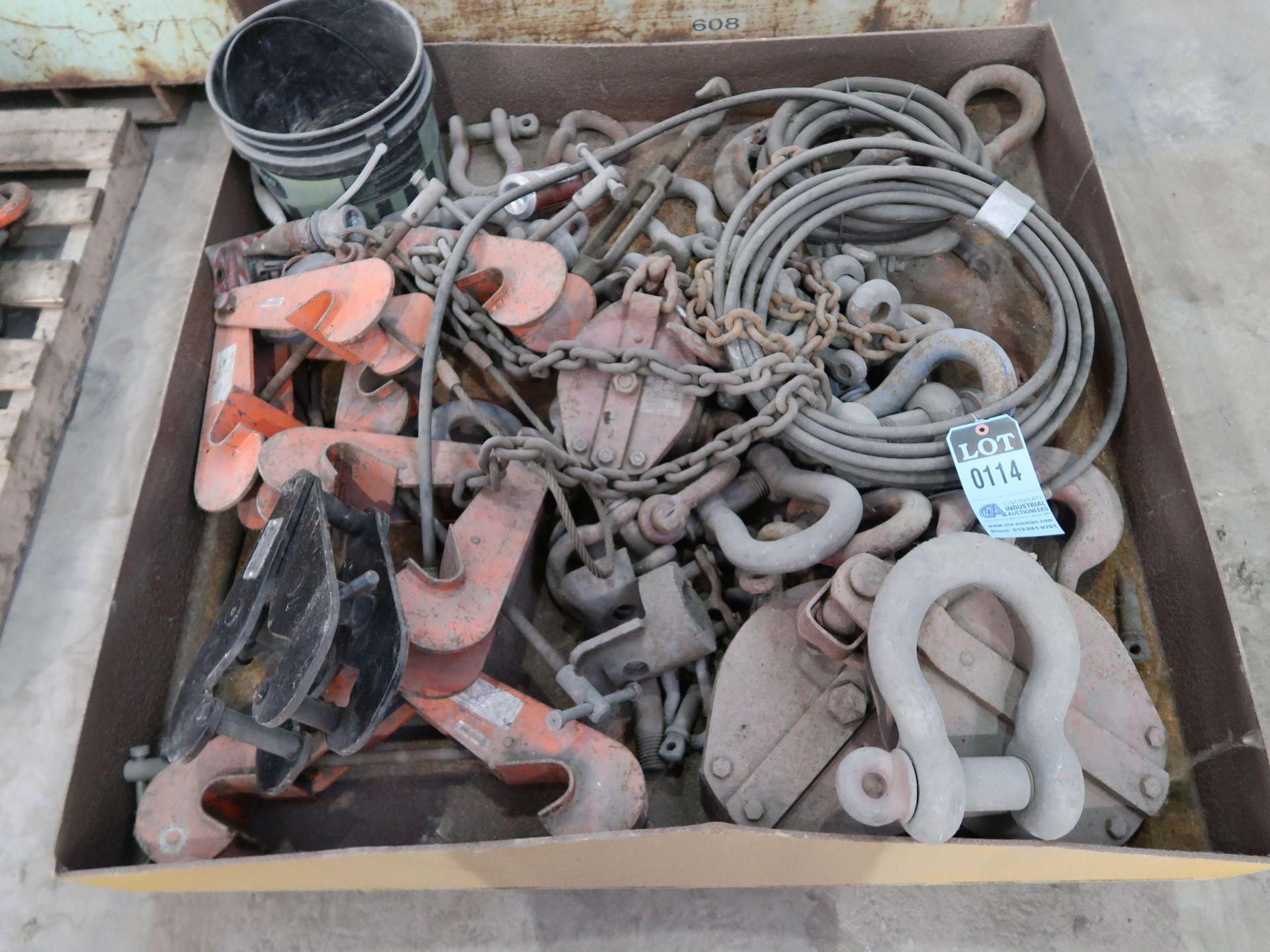 (LOT) BEAM CLAMPS, LIFTING CHAINS, SHACKLES