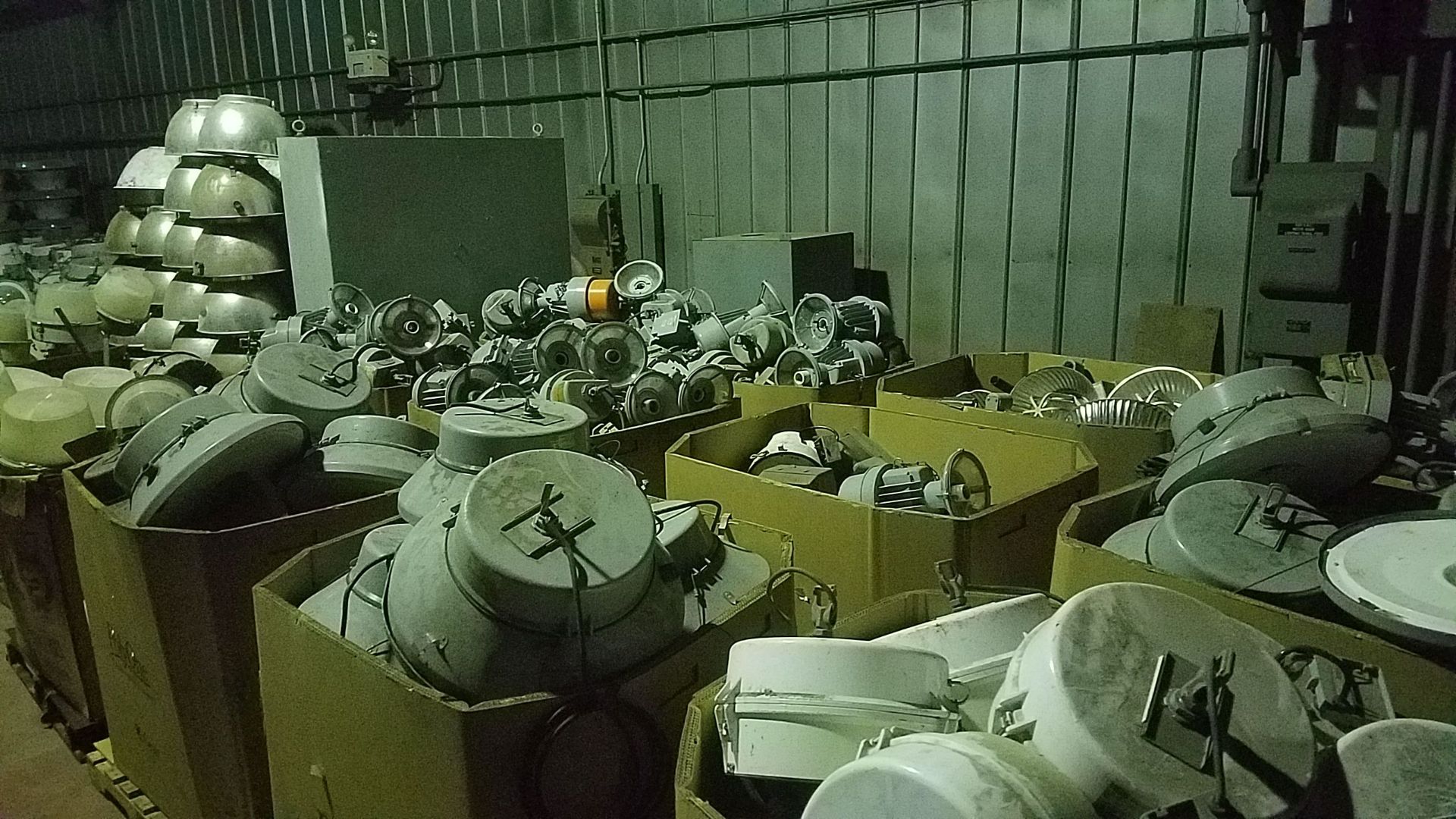 (LOT) CONTENTS BALANCE OF ROOM; APPROX. 18-SPOOLS OF HD WIRE, PALLETS OF HD WIRE, ELECTRICAL PANEL - Image 7 of 9