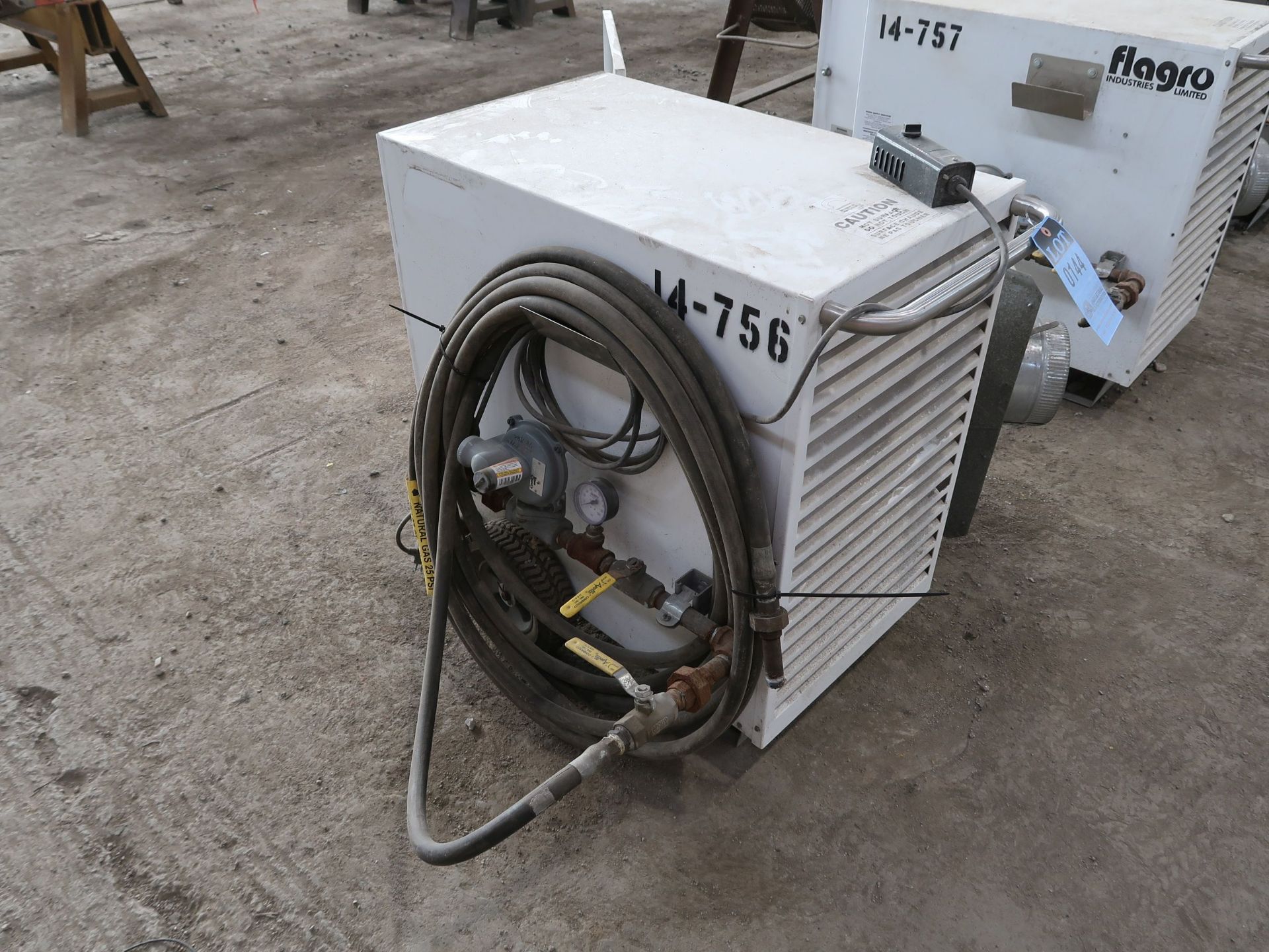 FLARGO MODEL THC-175DF PORTABLE DUAL FUEL HEATER, NATURAL GAS/PROPANE, 17,500 BTU - Image 2 of 4