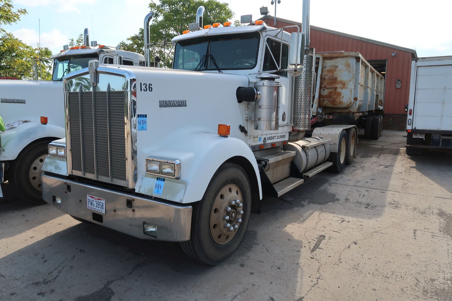 1993 KENWORTH TANDEM AXLE ROAD TRACTOR; VIN 2XKWDB9X9PM613892, CAT ENGINE, 93,502 MILES, UNIT 136