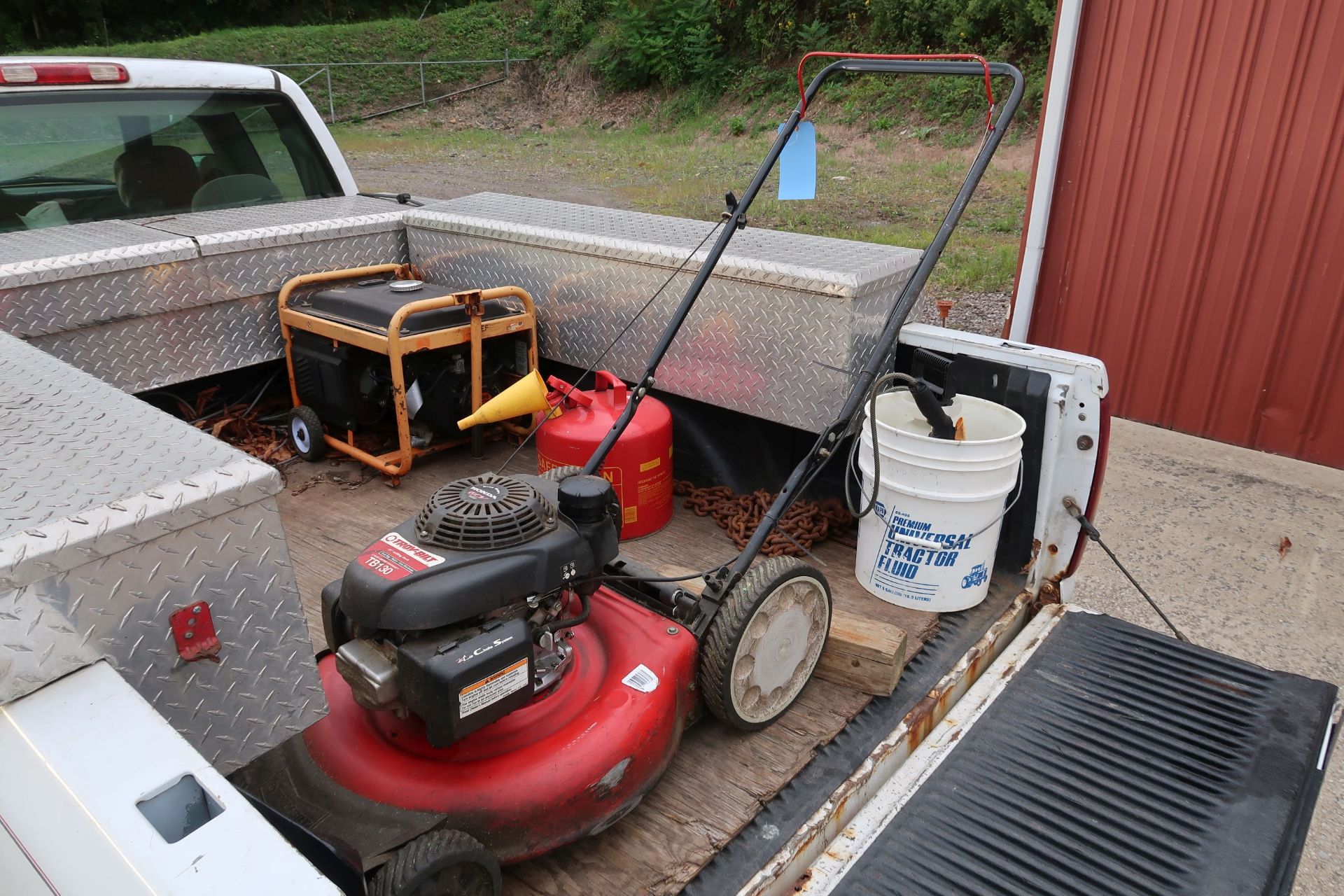 21" TROY BILT GAS POWERED WALK BEHIND LAWNMOWER