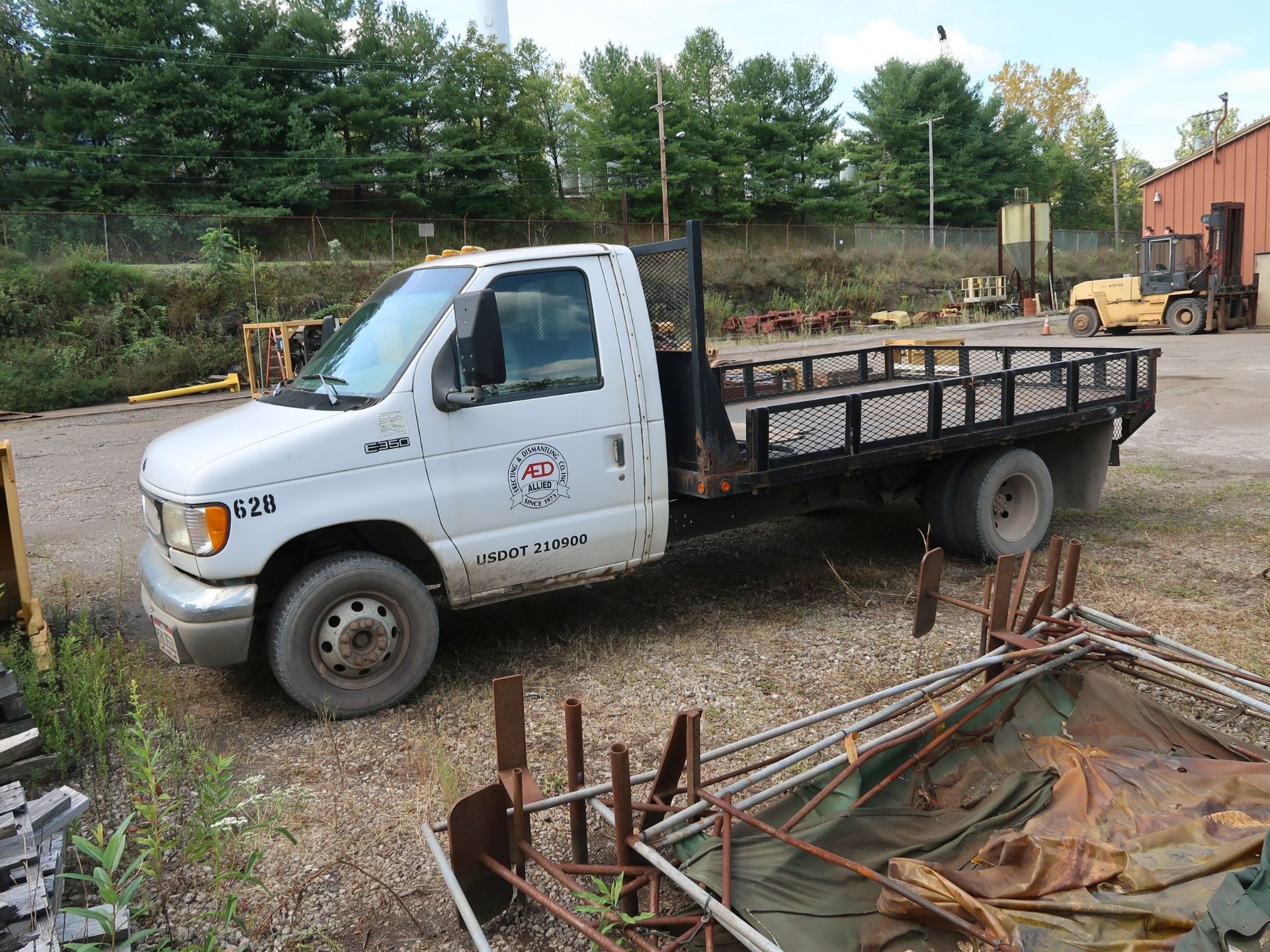 1998 FORD E350 STAKE BODY TRUCK; VIN 1FDWE30S4WHB24633, 15' STEEL BED, 135,835 MILES (UNIT 02-628)