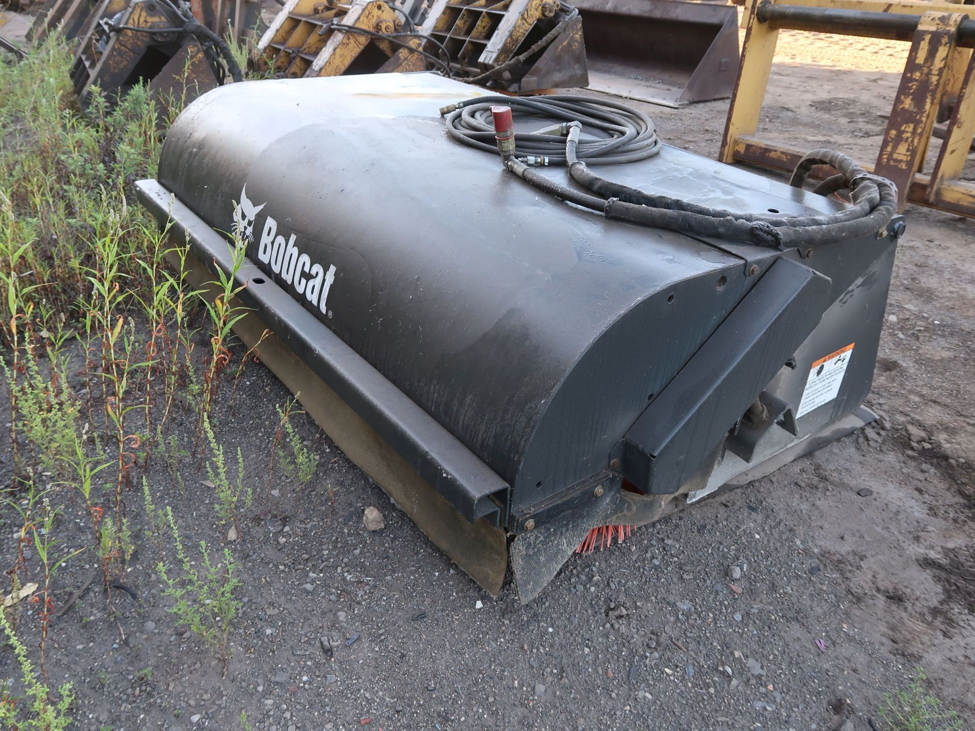 72" BOBCAT SWEEPER ATTACHMENT - Image 3 of 3