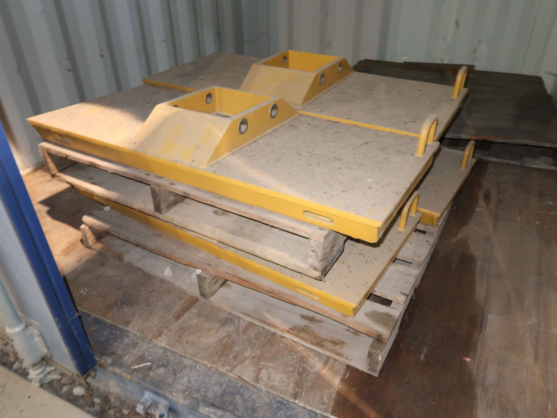 (LOT) LARGE OFFERING OF ALLIED GATOR PARTS THAT ARE STORED IN (160) CONEX CONTIANERS, YELLOW STEEL - Image 181 of 190