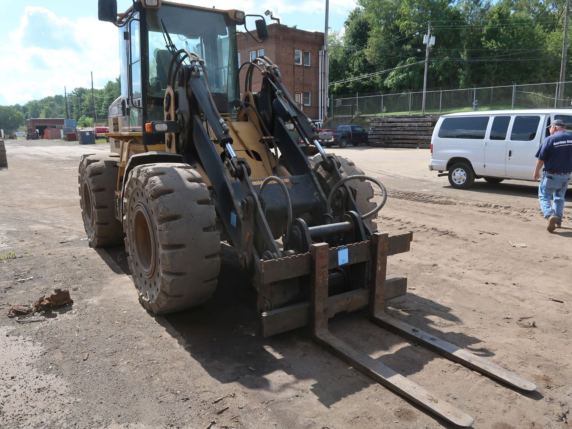 2002 CATERPILLAR MODEL IT28G ARTICULATING RUBBER TIRE WHEEL LOADER; S/N 4TF76145 OR CAT - Image 2 of 11