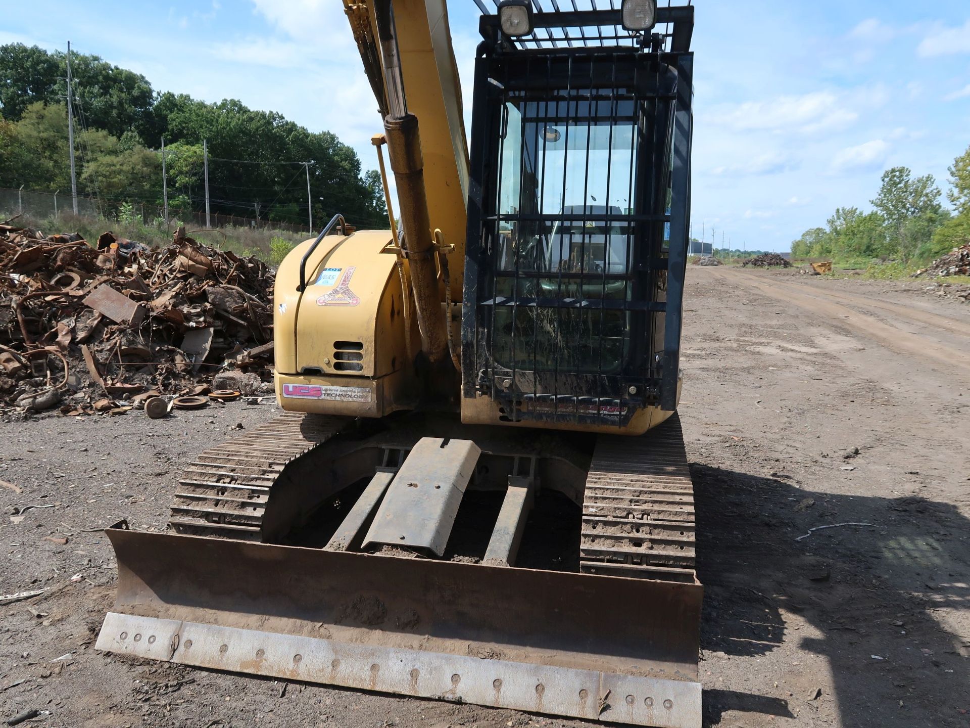 2002 CATERPILLAR MODEL 308CCR HYDRAULIC EXCAVATOR; S/N CPE00995, CAB AC, WINDOW SHIELD, 89" FRONT - Image 5 of 9