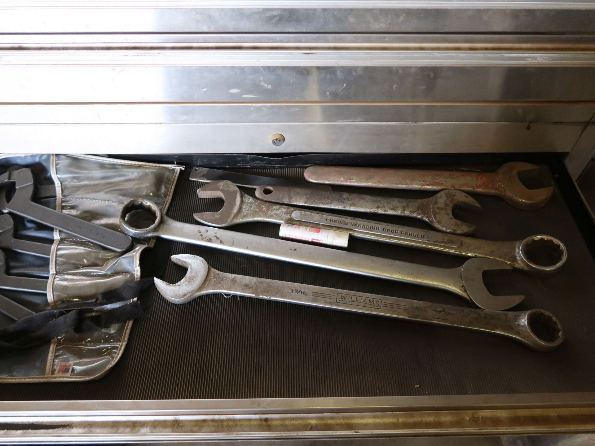 (LOT) (2) TOOLBOXES WITH TOOLS AND STEEL TABLE WITH CONTENTS - Image 4 of 8