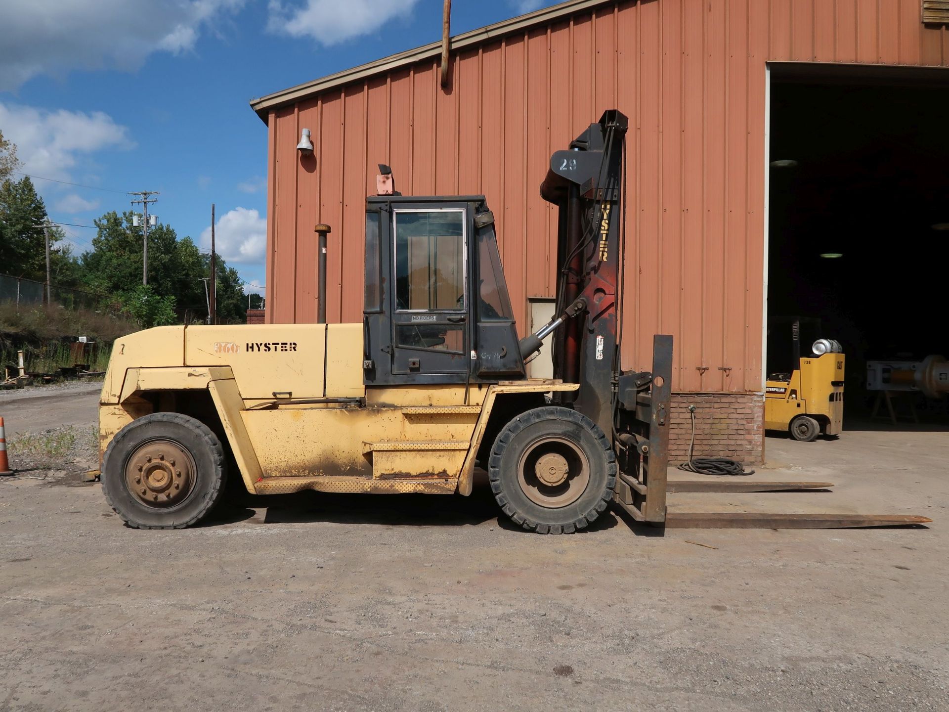 36,000 HYSTER MODEL H360XL DIESEL LIFT TRUCK; S/N C019DO1532L, 96" FORKS, PERKINS ENGINE, 2-STAGE - Image 3 of 10