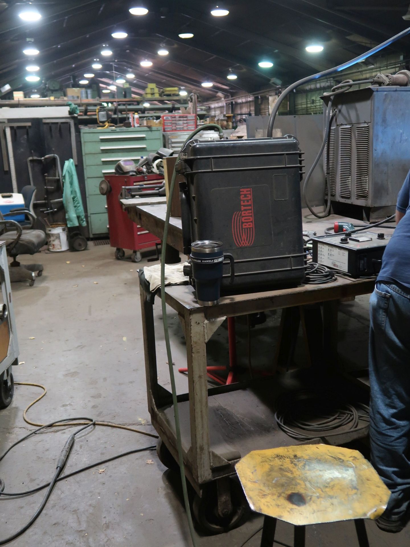 (LOT) BALANCE CORNER WELDING AREA - SUITCAS WELDER, BORE WELDER, STEEL TABLE, LINCOLN R3R-500 - Image 3 of 3