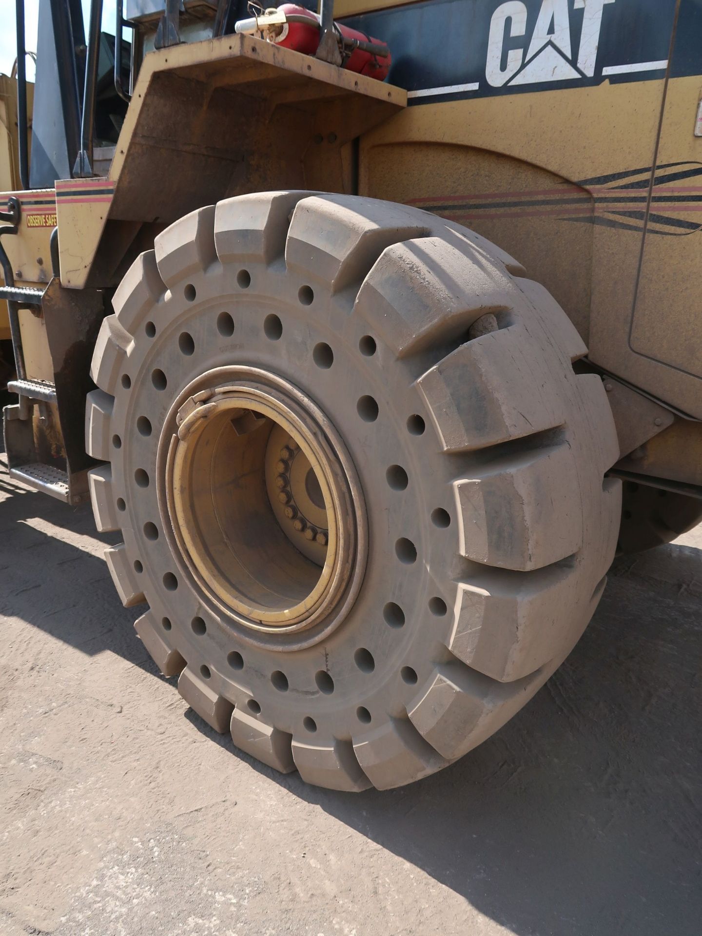 CATERPILLAR MODEL 950G ARTICULATING WHEEL LOADER; S/N T3JW02490, CAT 90G/ 962 BUCKET, NO. B1E01991 / - Image 12 of 13