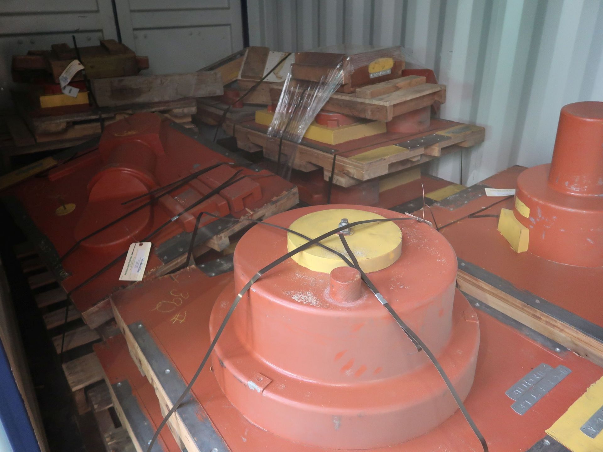 (LOT) LARGE OFFERING OF ALLIED GATOR PARTS THAT ARE STORED IN (160) CONEX CONTIANERS, YELLOW STEEL - Image 125 of 190