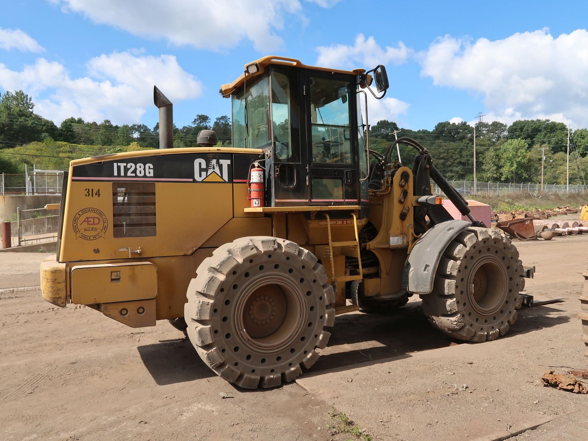 2002 CATERPILLAR MODEL IT28G ARTICULATING RUBBER TIRE WHEEL LOADER; S/N 4TF76145 OR CAT - Image 4 of 11